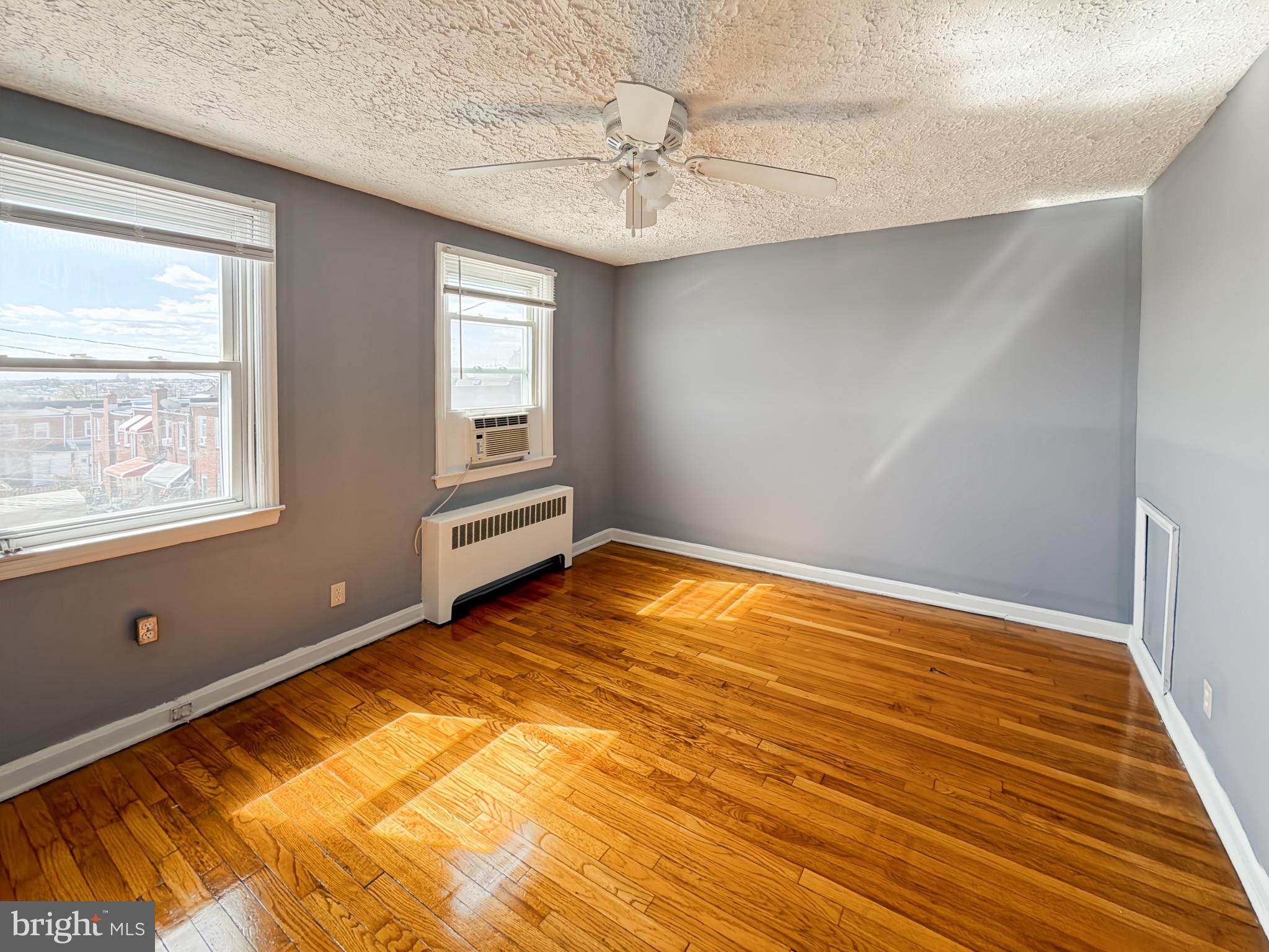 BROADWAY EAST - Residential