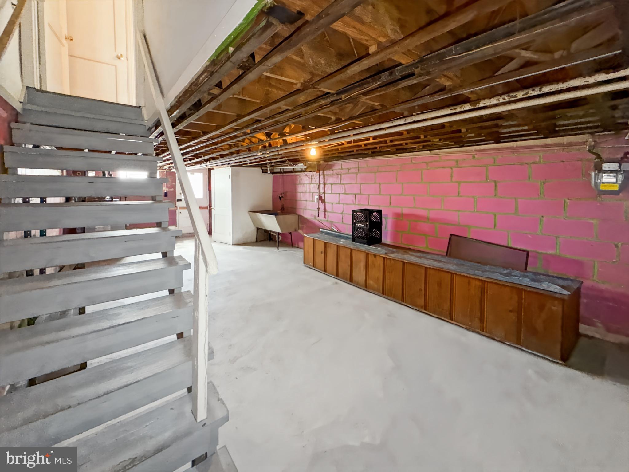 BROADWAY EAST - Residential