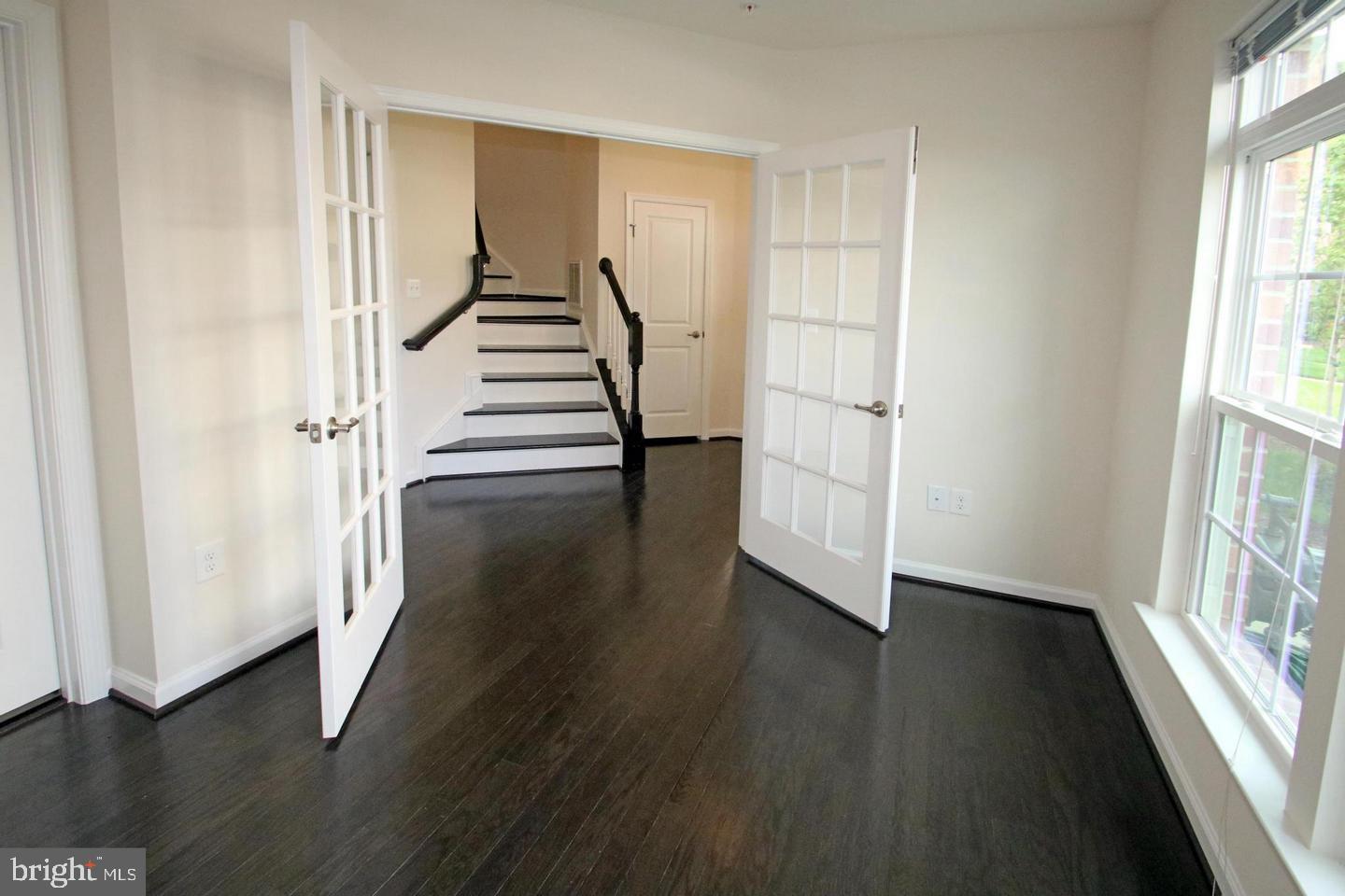 2482 BALDWIN CRESCENT NE