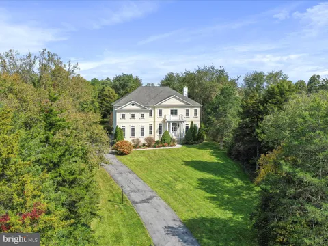 103 Southern Drive, Strasburg, VA MLS: VAWR2009172