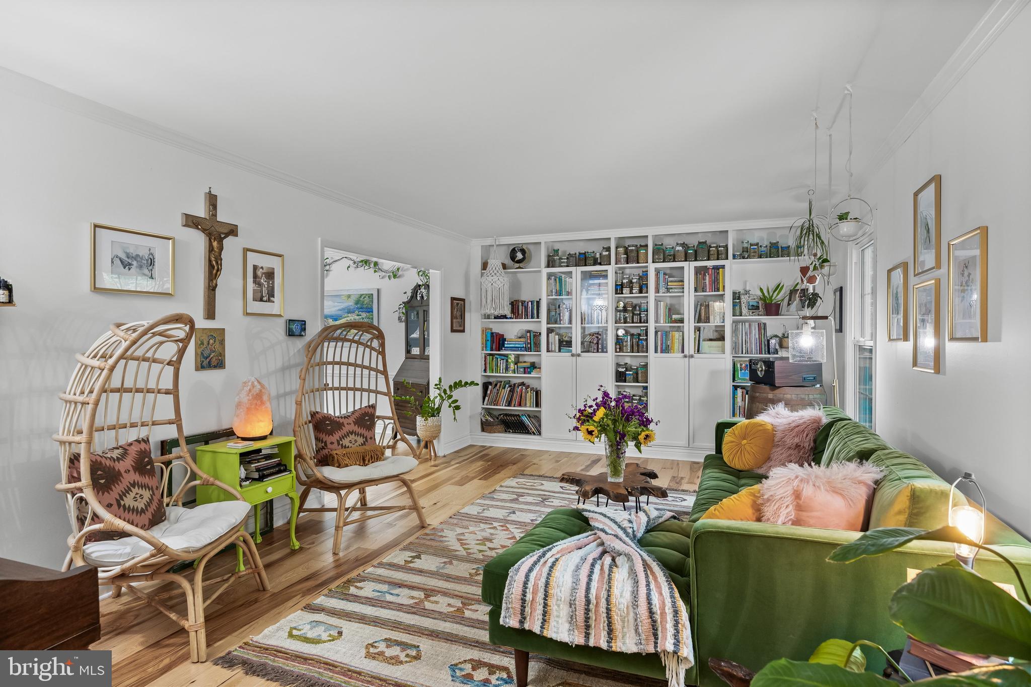4 SCARLET OAK MEWS