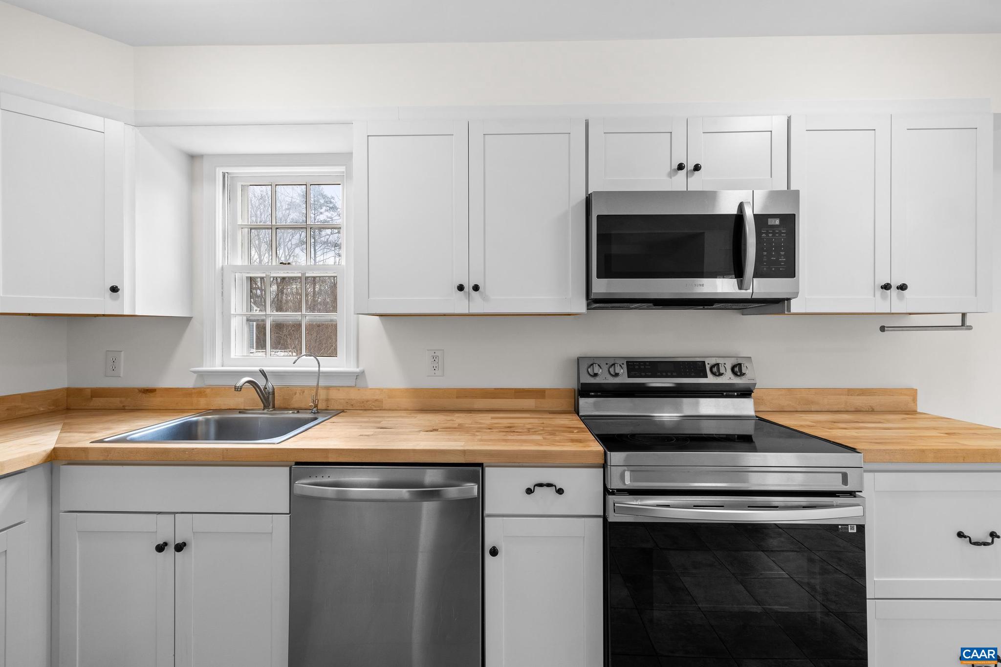 WINDSOR ESTATES - Residential