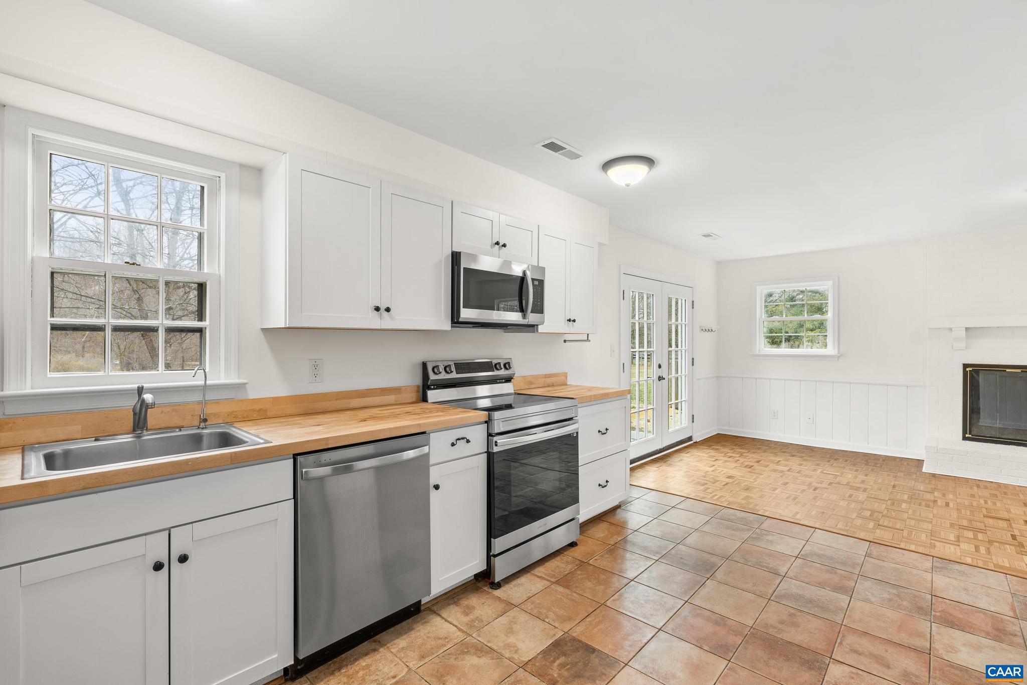 WINDSOR ESTATES - Residential