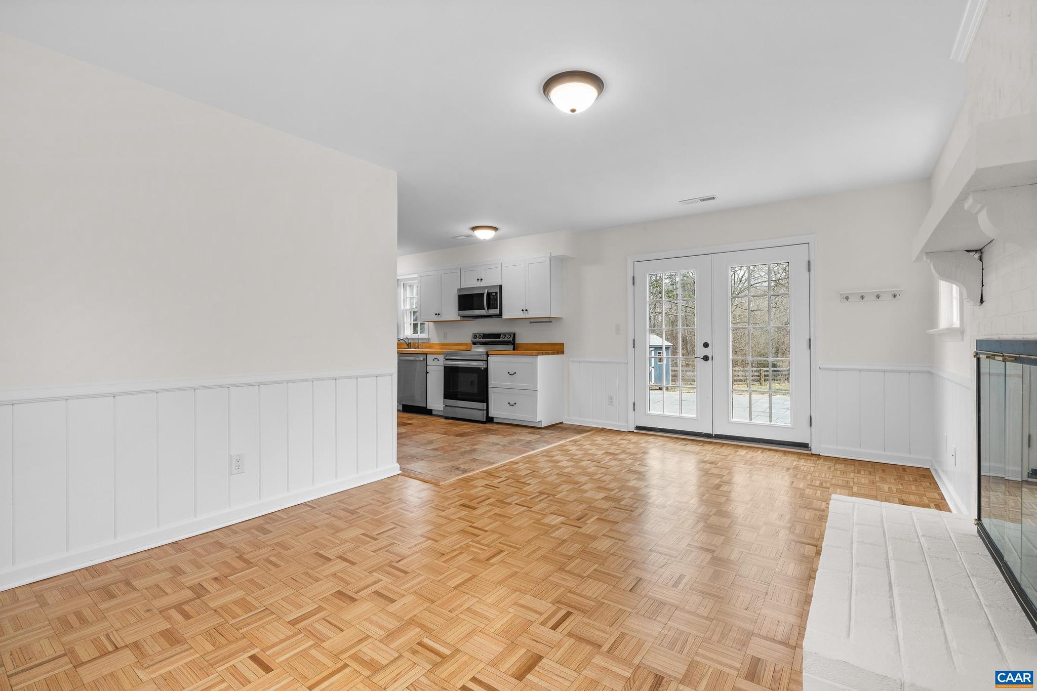 WINDSOR ESTATES - Residential