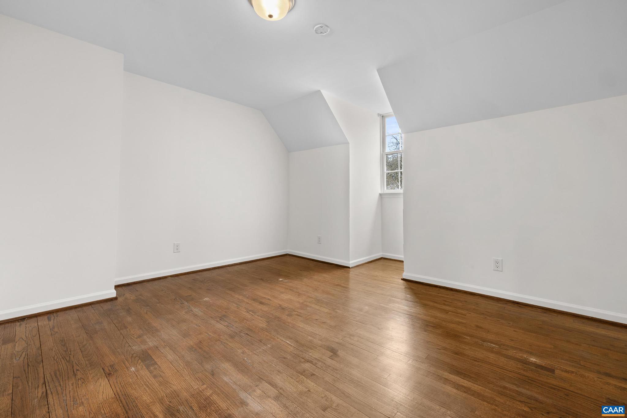 WINDSOR ESTATES - Residential