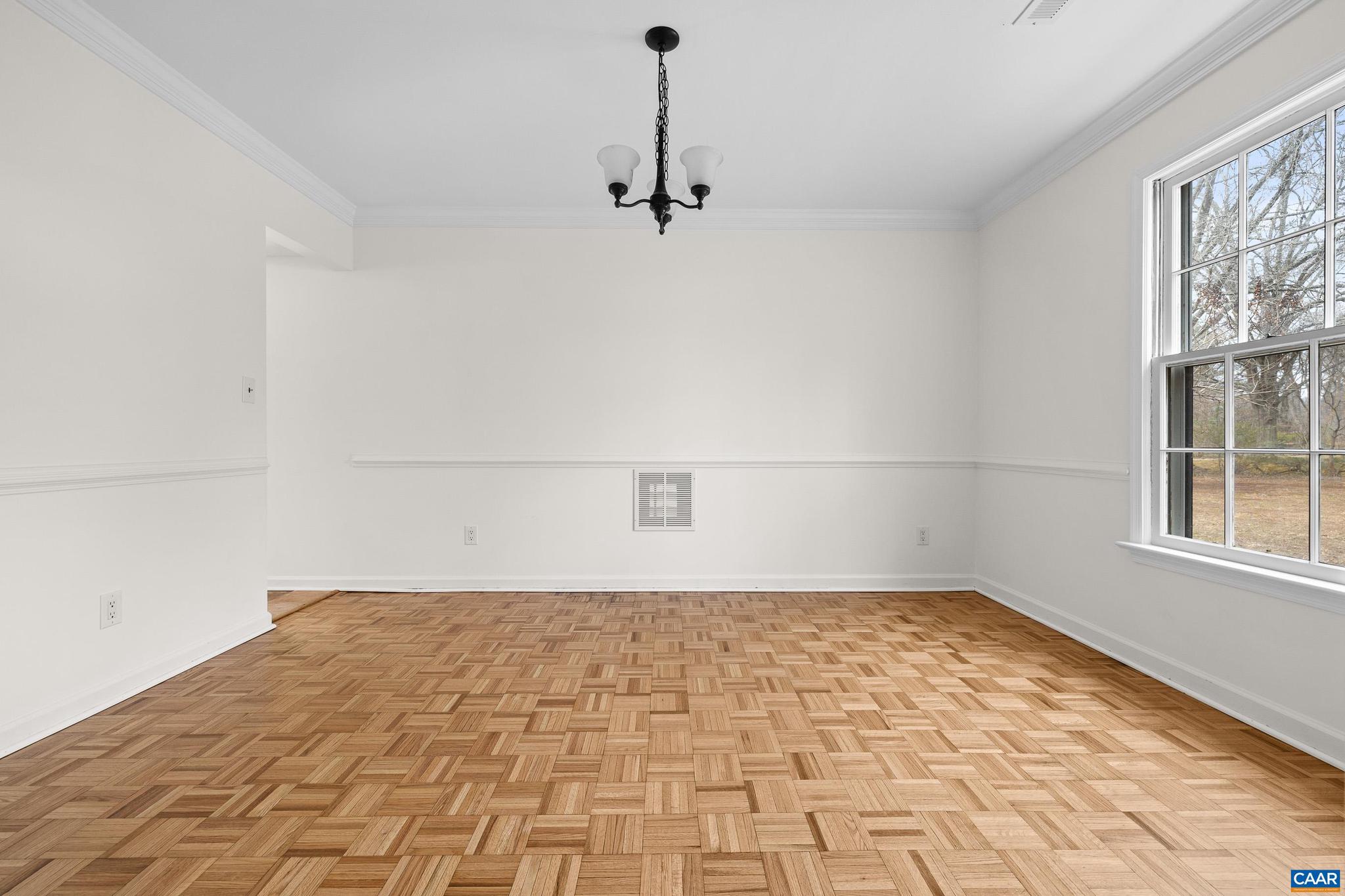 WINDSOR ESTATES - Residential