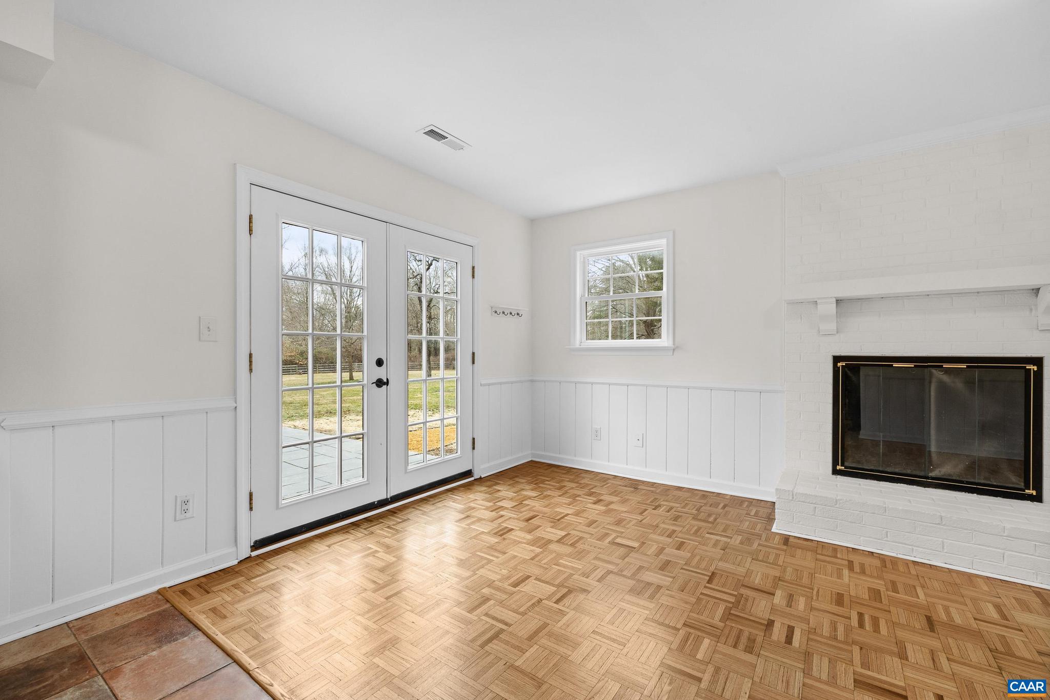 WINDSOR ESTATES - Residential