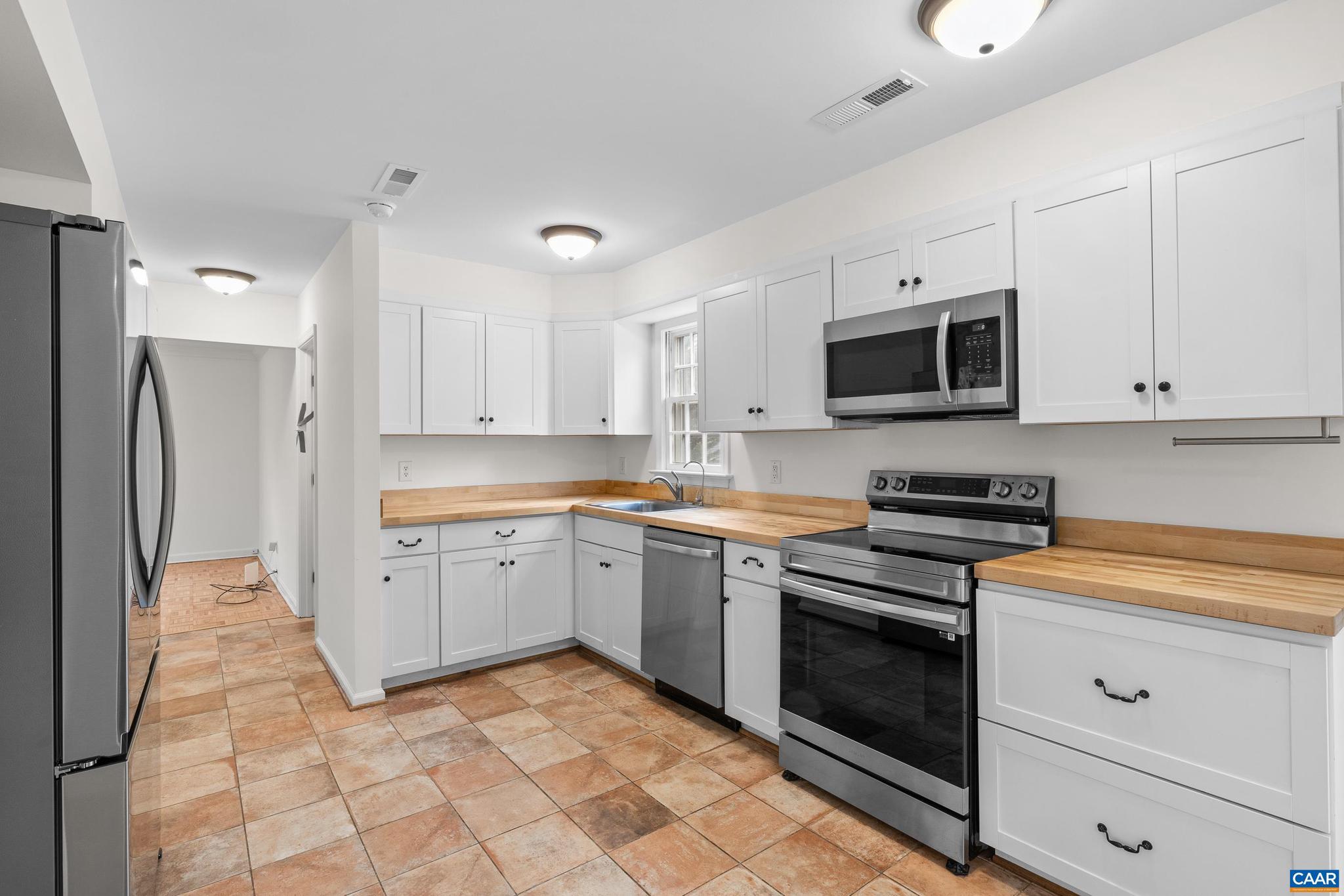 WINDSOR ESTATES - Residential