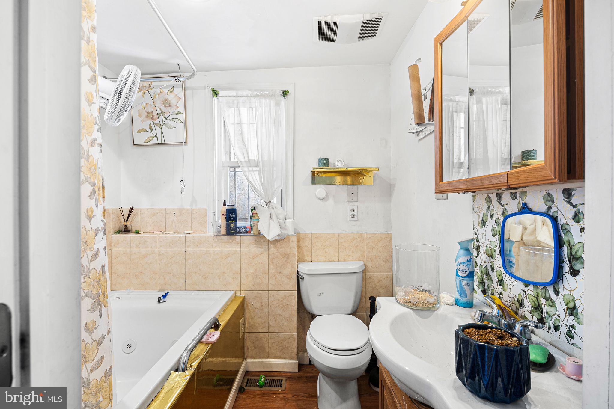 POINT BREEZE - Residential