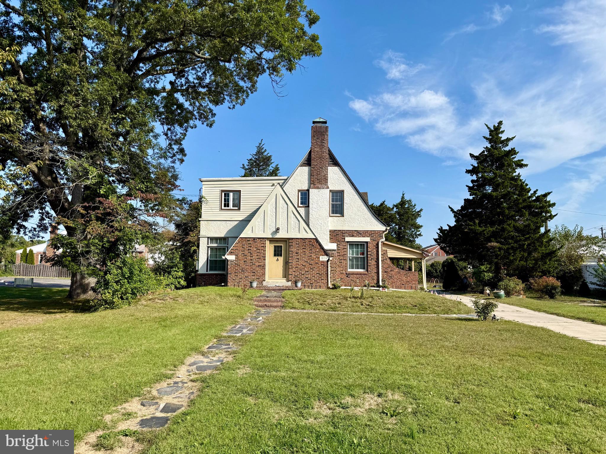 1074 E LANDIS AVENUE