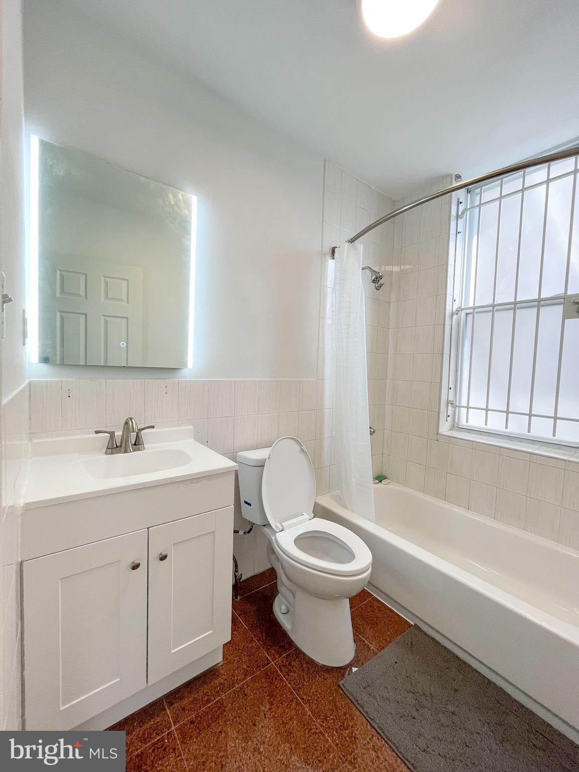 PHILADELPHIA (NORTH) - Residential Lease