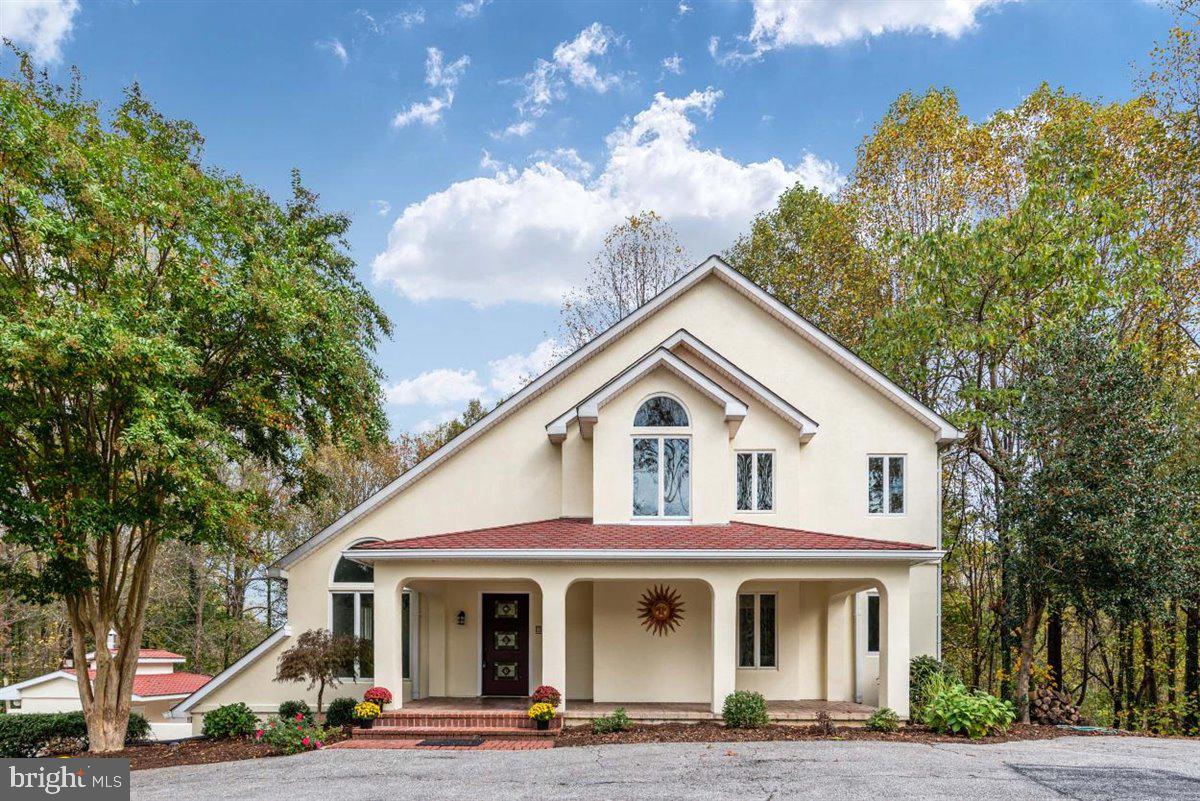 TRACYS LANDING - Residential