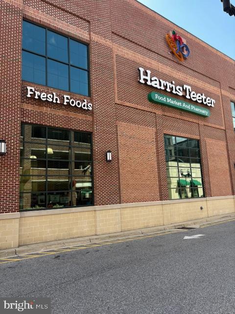 LOCUST POINT - Residential Lease