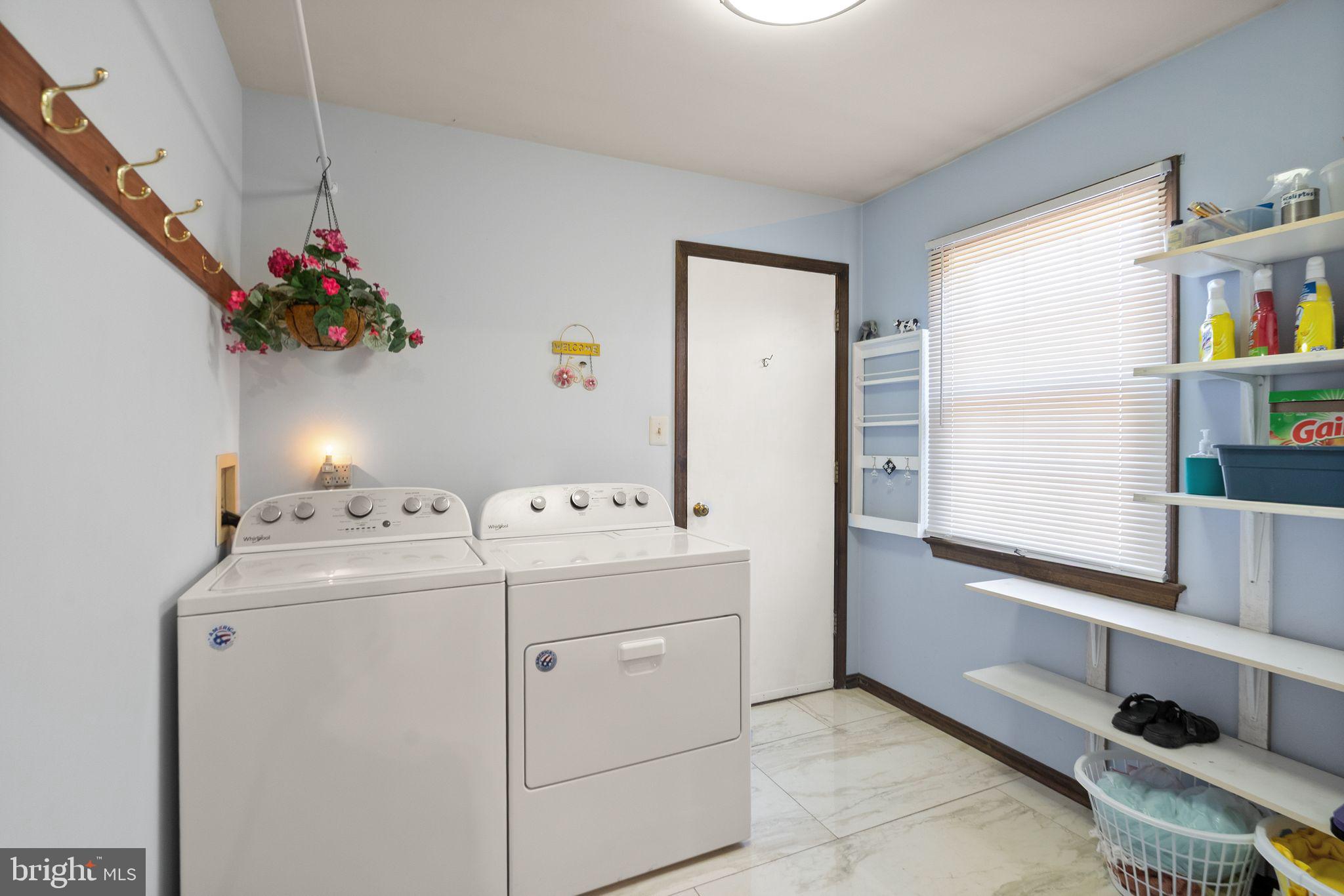 LAKE FAIRFAX PARK ESTATE - Residential