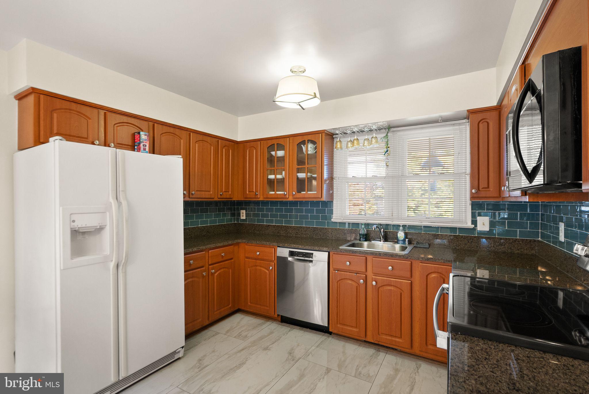 LAKE FAIRFAX PARK ESTATE - Residential