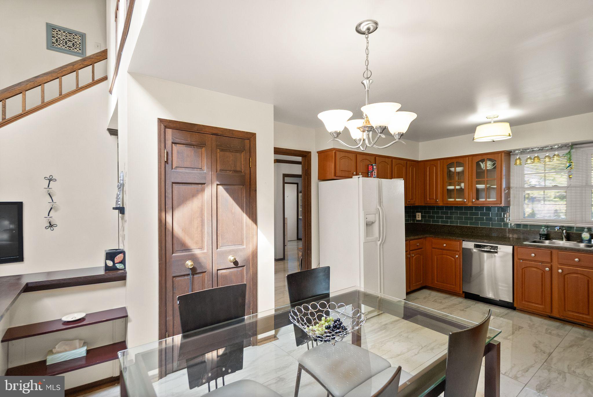 LAKE FAIRFAX PARK ESTATE - Residential