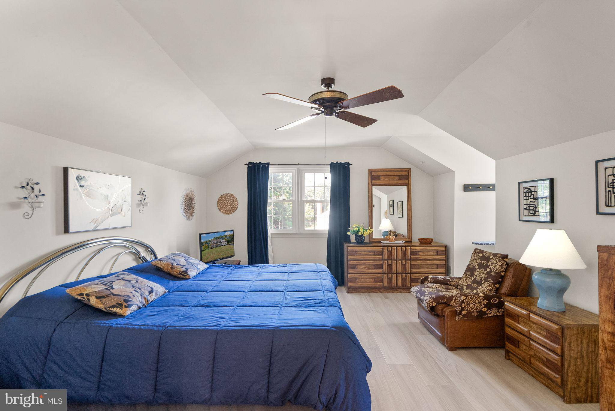 LAKE FAIRFAX PARK ESTATE - Residential