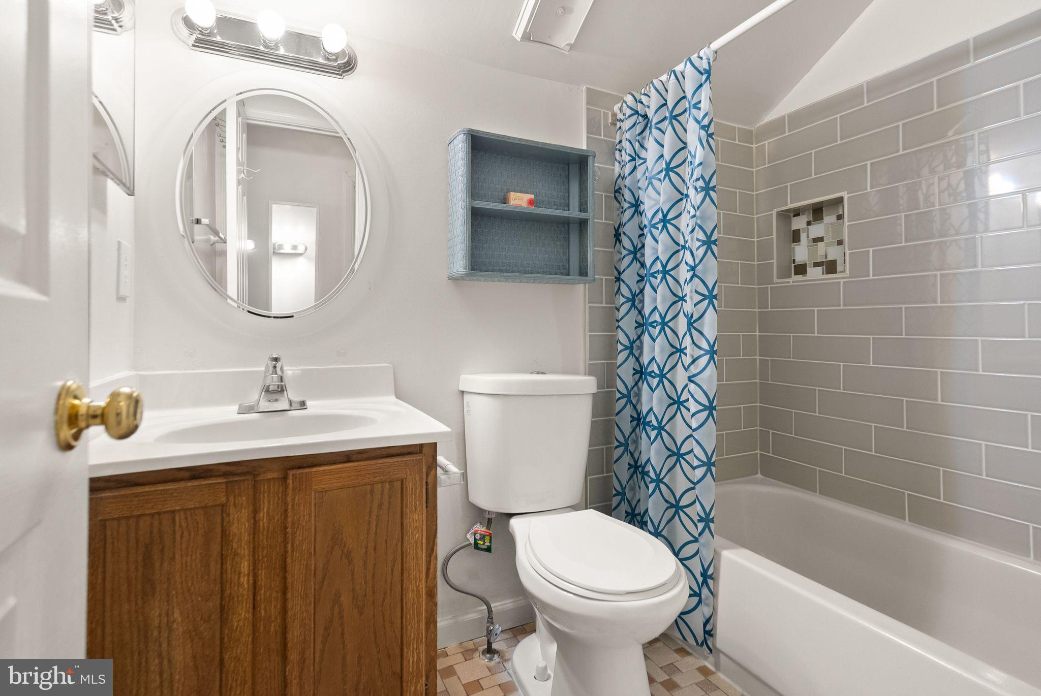 LAKE FAIRFAX PARK ESTATE - Residential