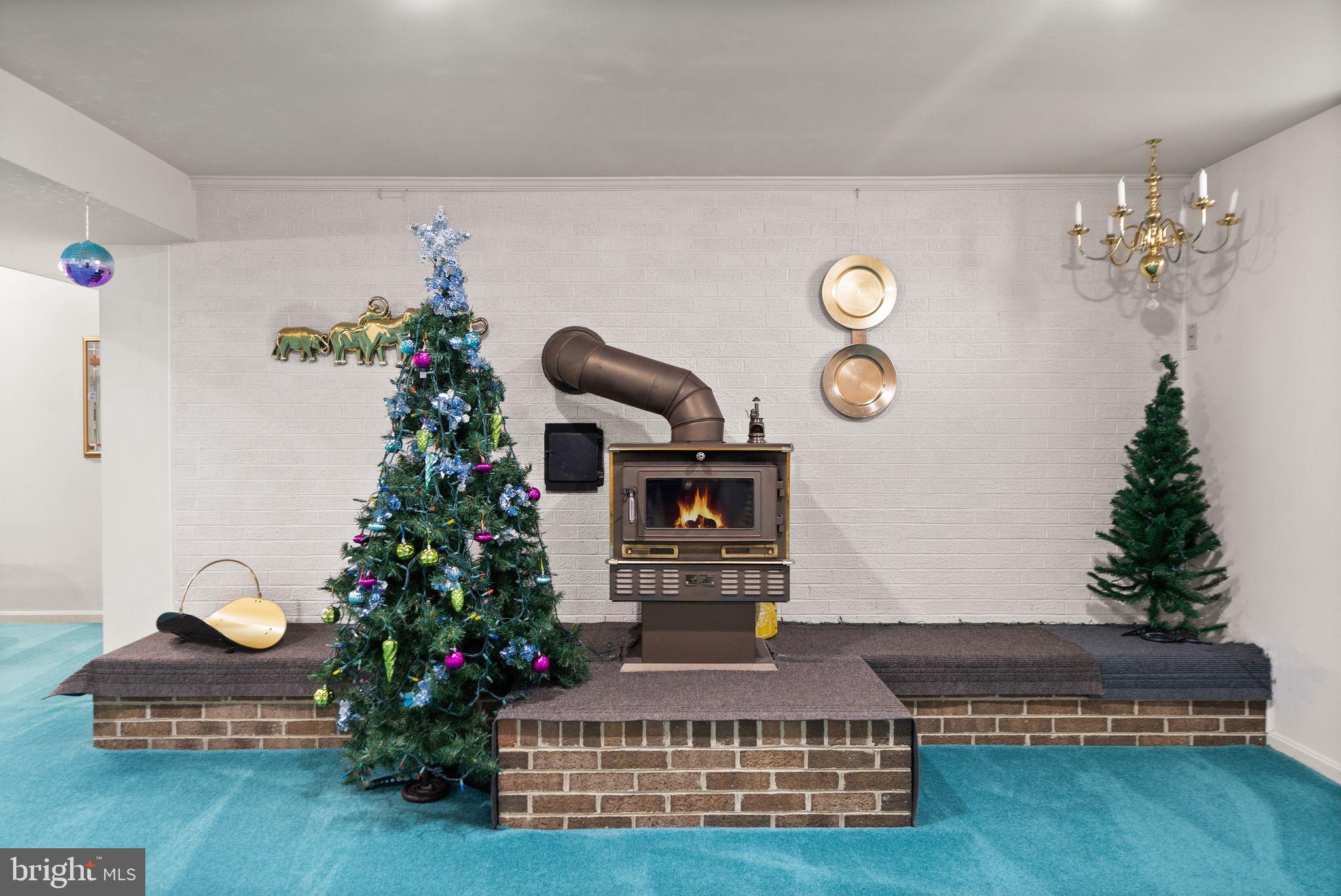 LAKE FAIRFAX PARK ESTATE - Residential