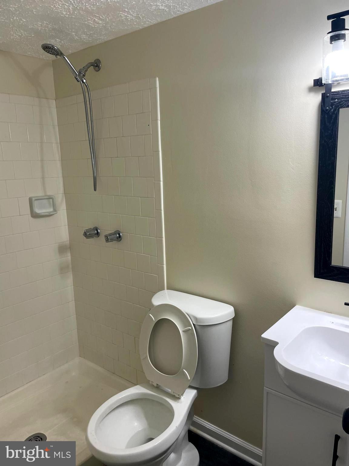 QUAILS RUN - Residential Lease