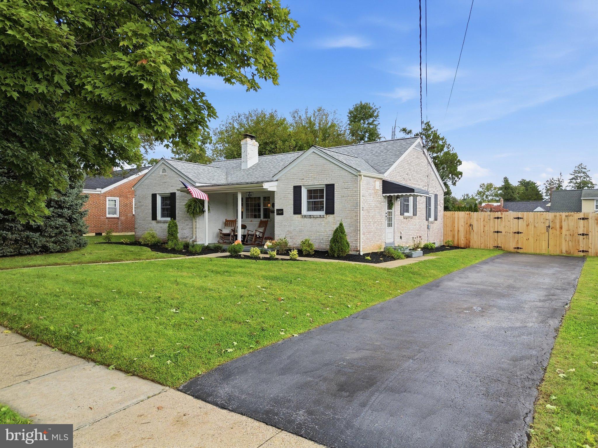 2409 TAPLEY LANE
