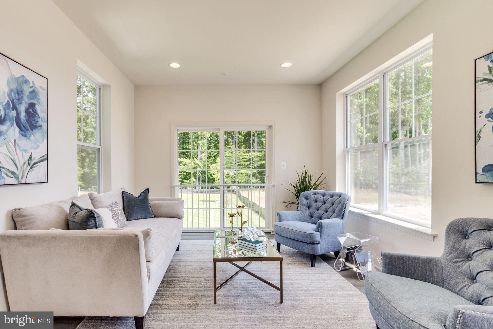 KINGSVIEW KNOLLS - Residential