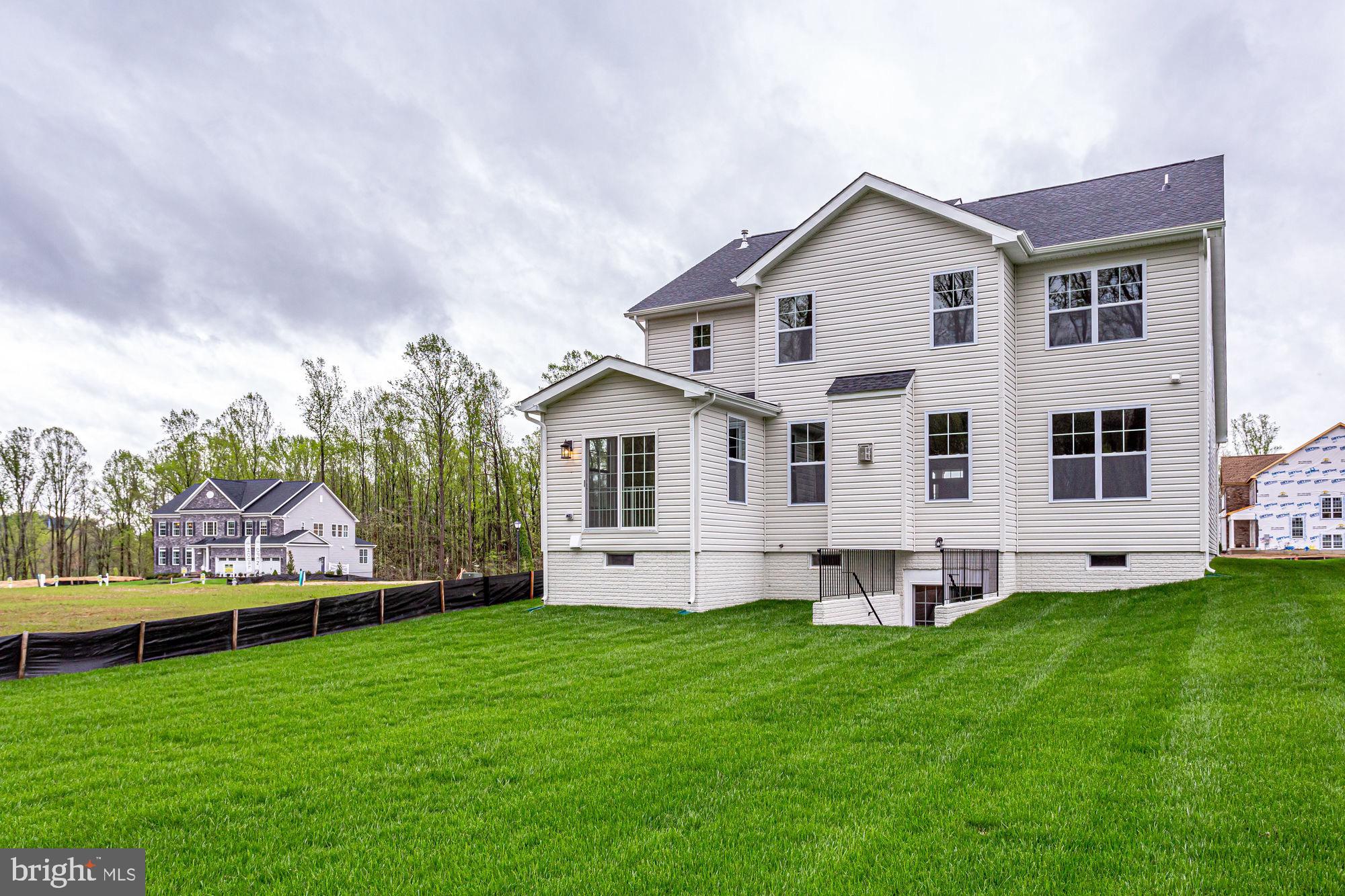 KINGSVIEW KNOLLS - Residential