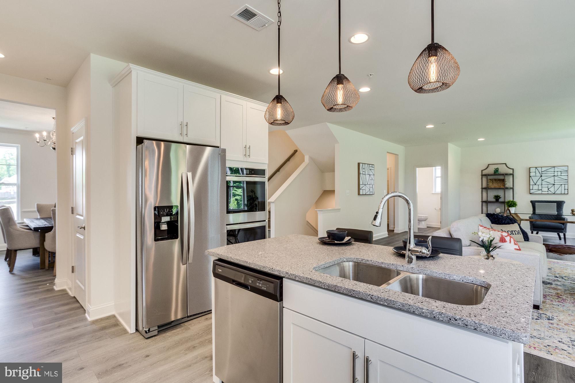 KINGSVIEW KNOLLS - Residential