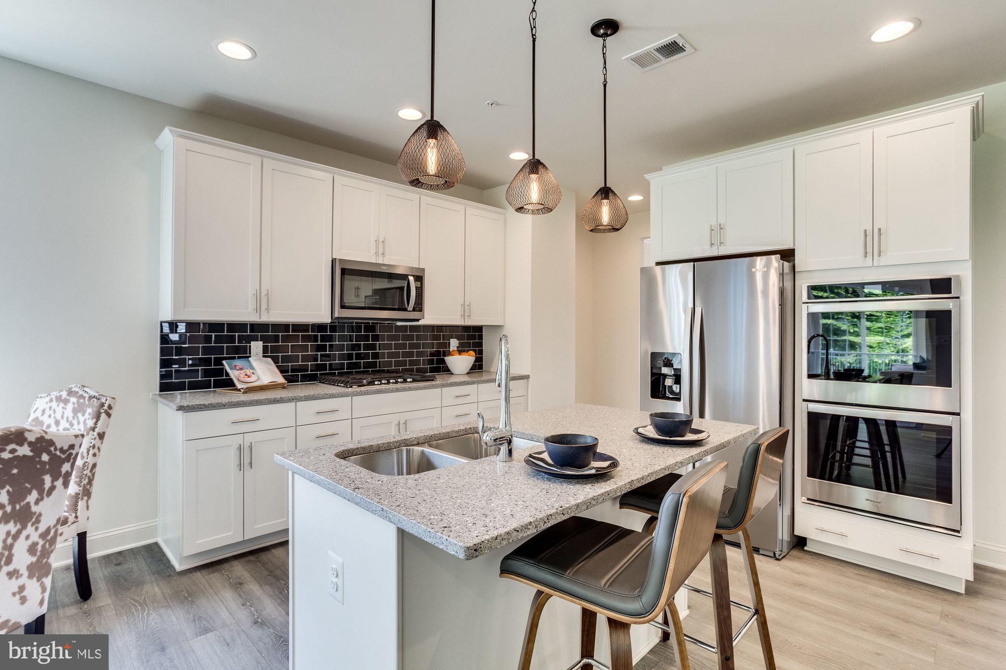 KINGSVIEW KNOLLS - Residential