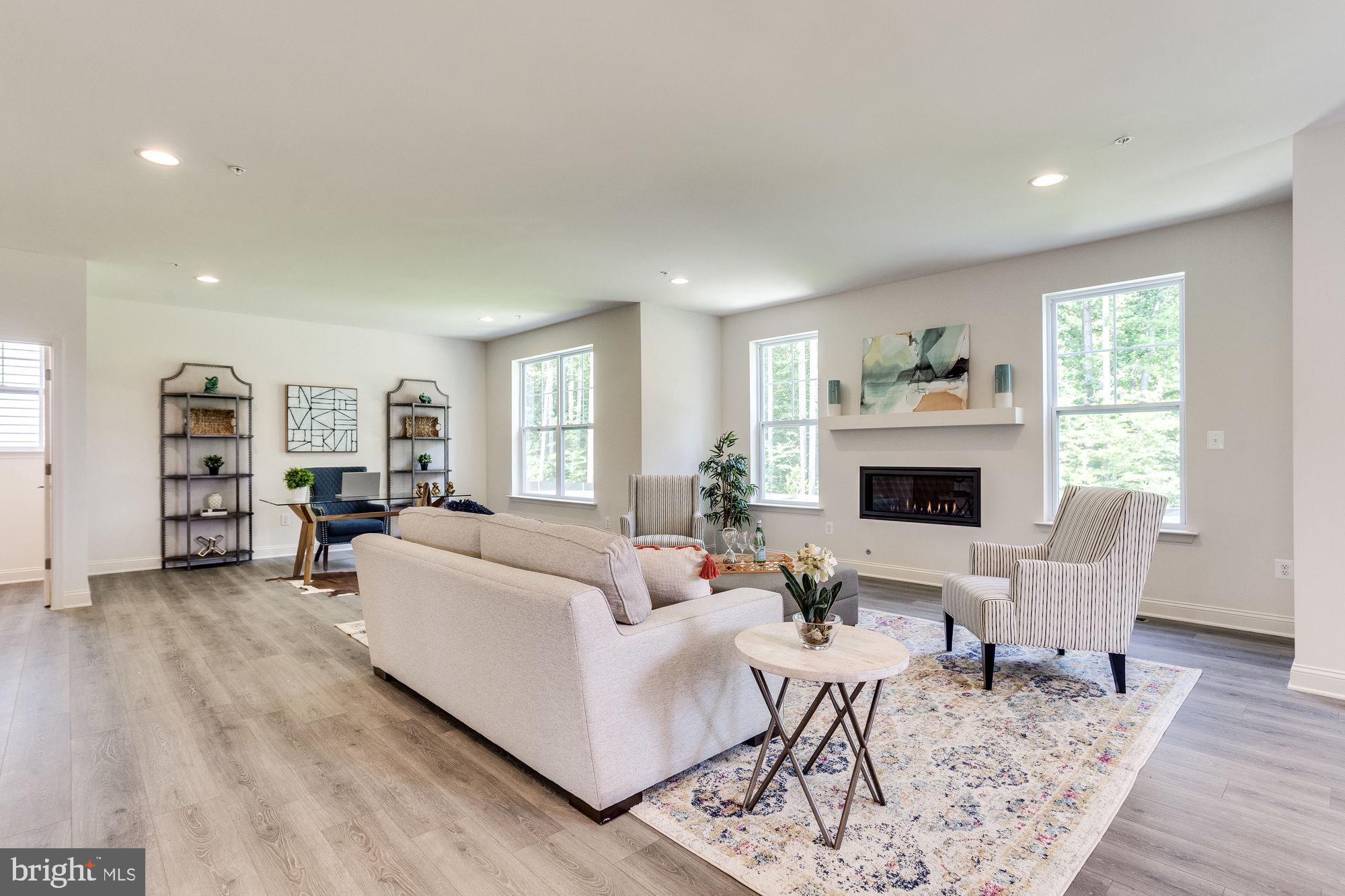 KINGSVIEW KNOLLS - Residential