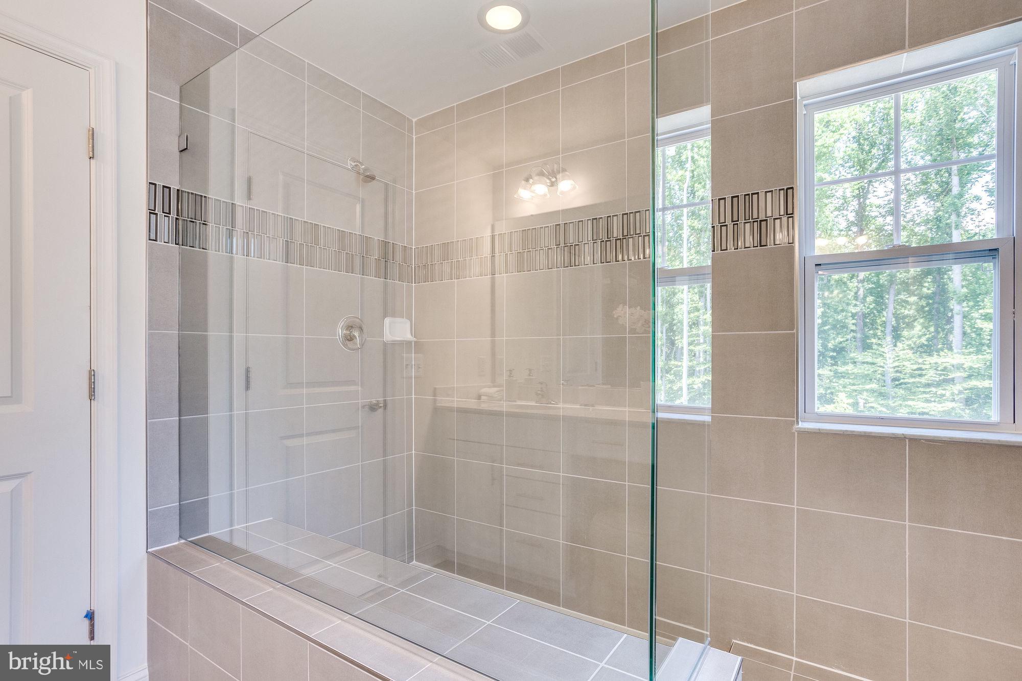 KINGSVIEW KNOLLS - Residential