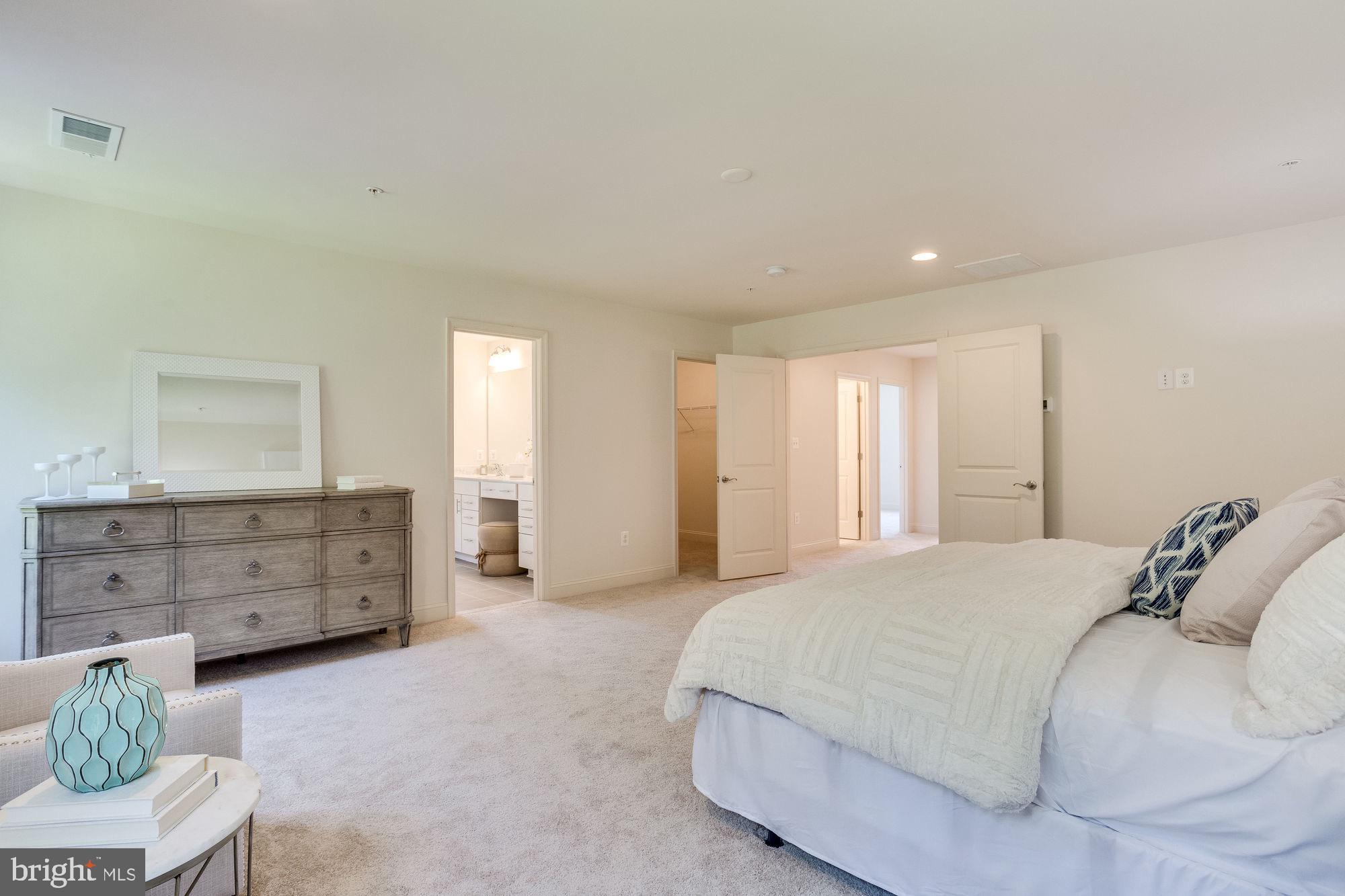 KINGSVIEW KNOLLS - Residential