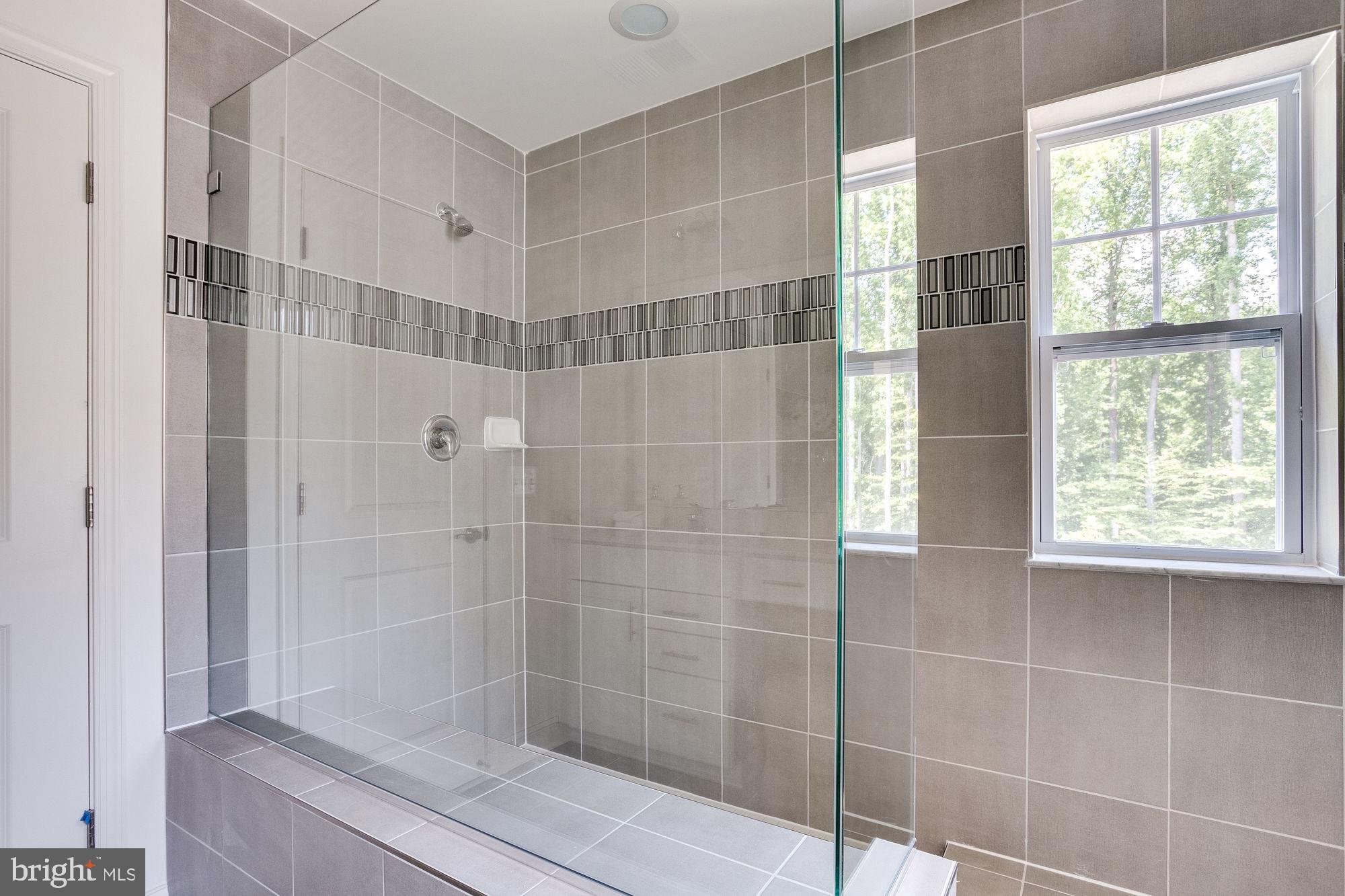 KINGSVIEW KNOLLS - Residential