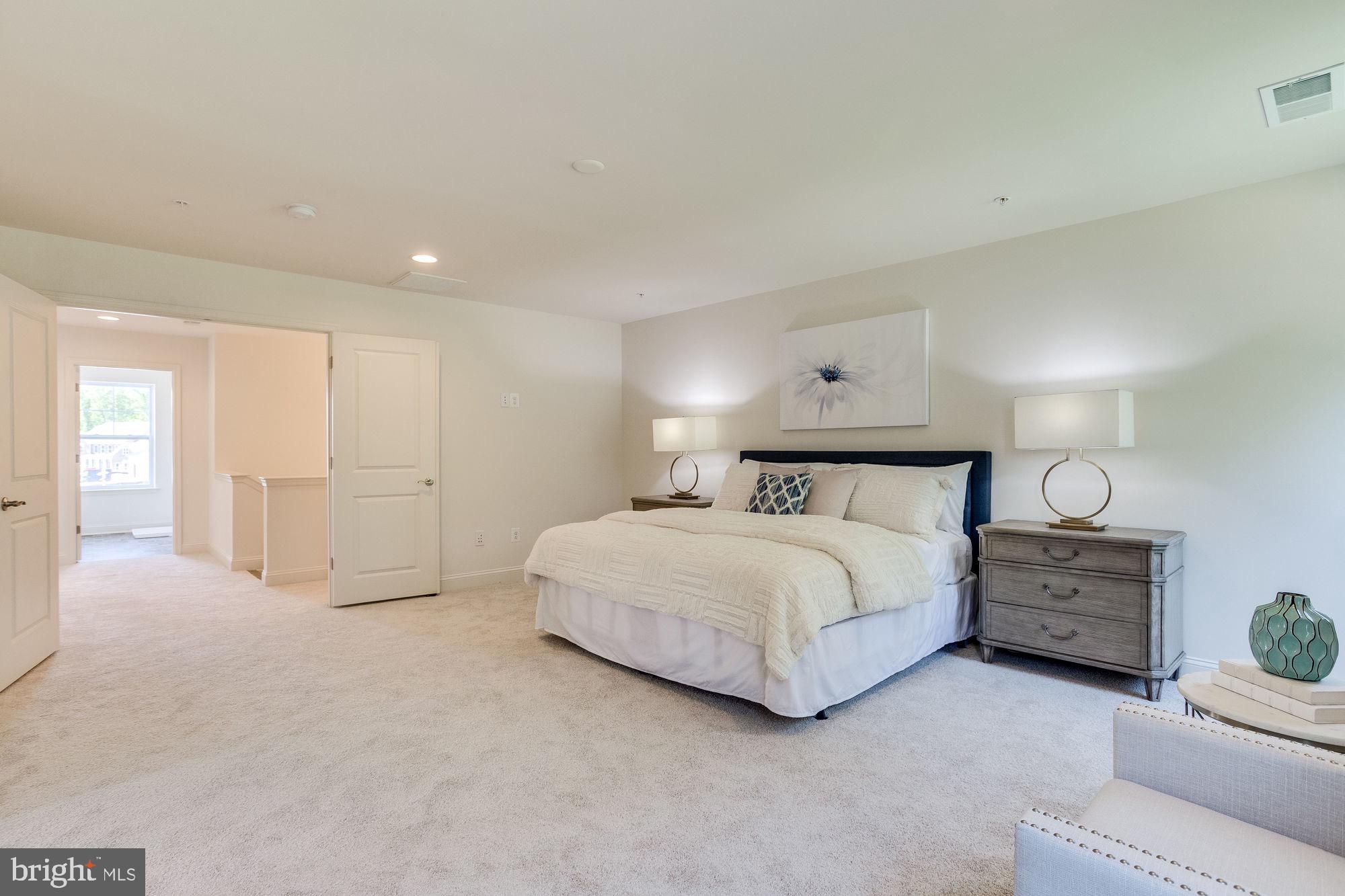 KINGSVIEW KNOLLS - Residential