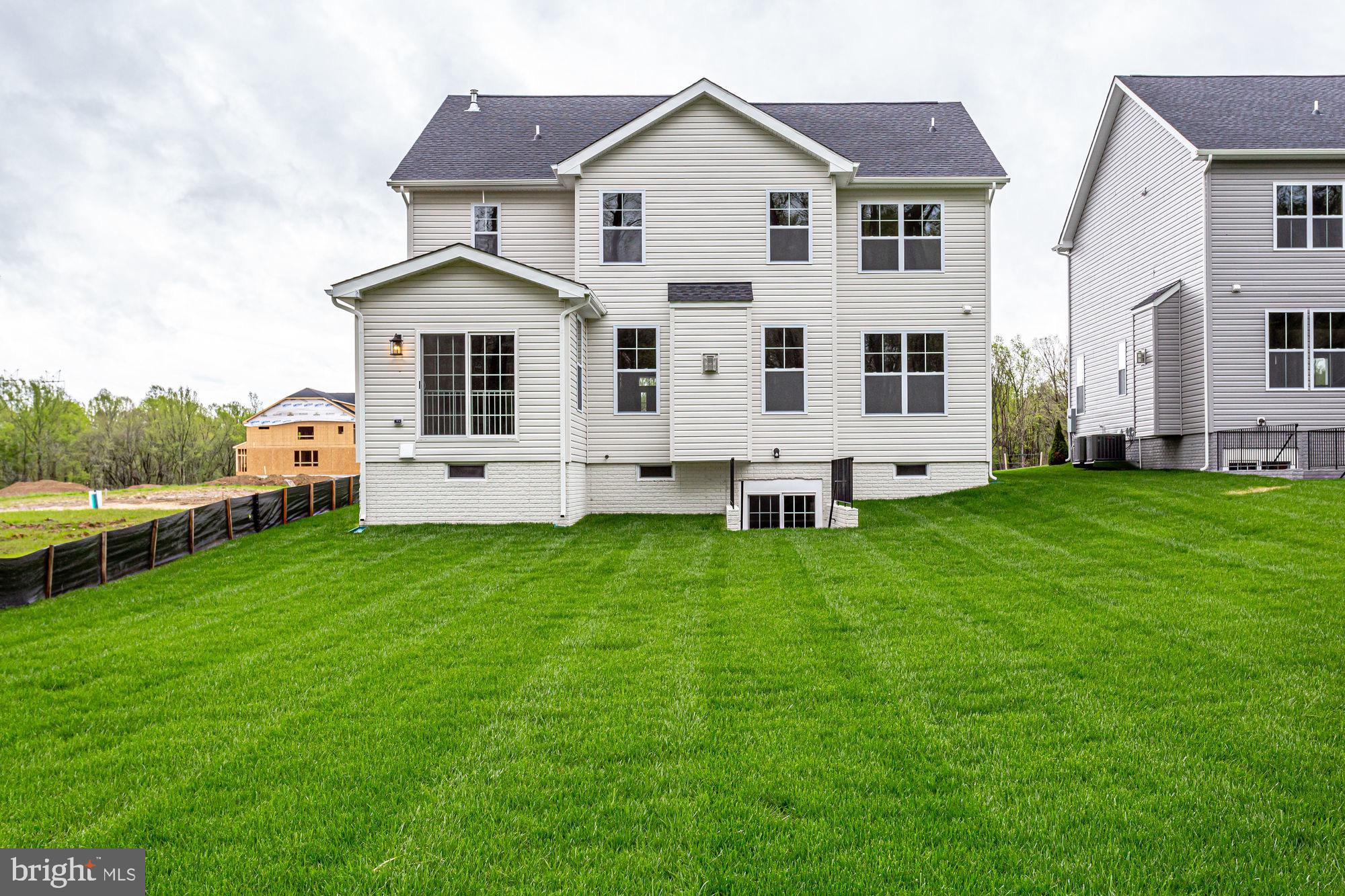 KINGSVIEW KNOLLS - Residential