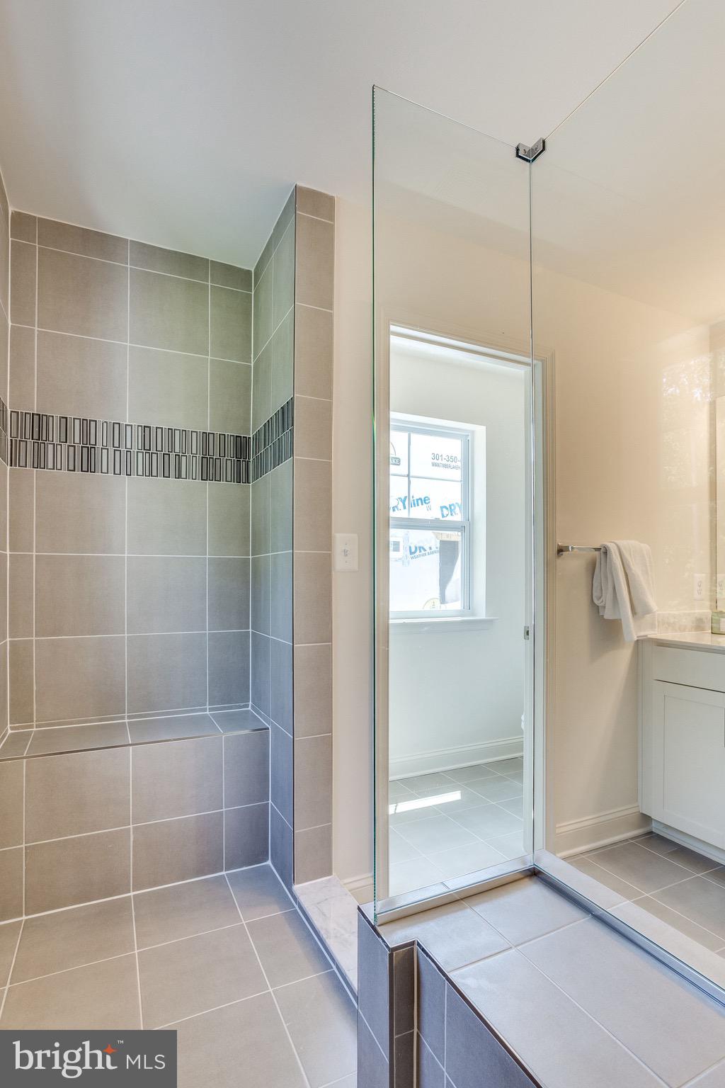 KINGSVIEW KNOLLS - Residential