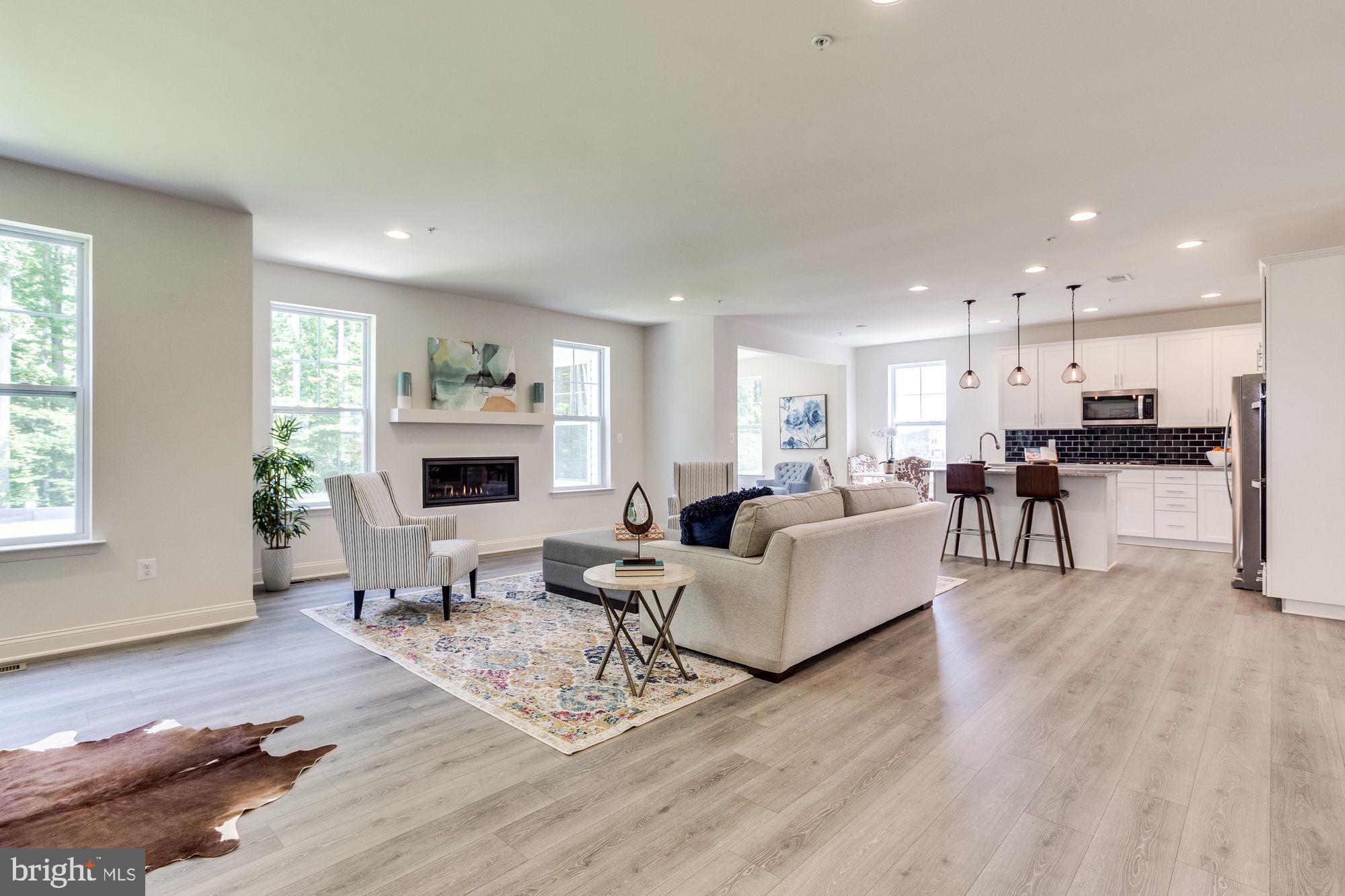 KINGSVIEW KNOLLS - Residential