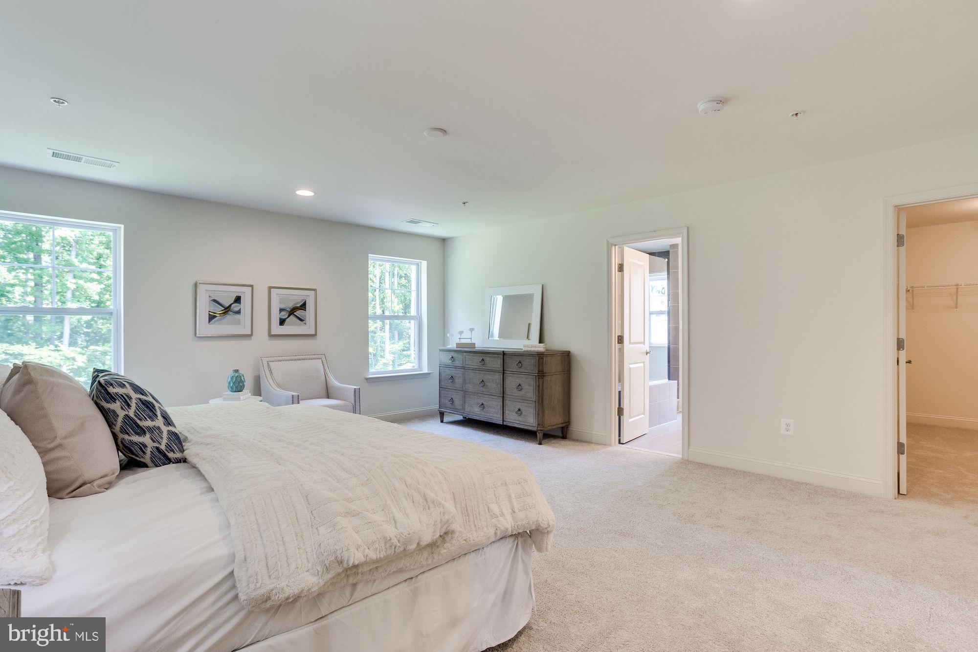 KINGSVIEW KNOLLS - Residential