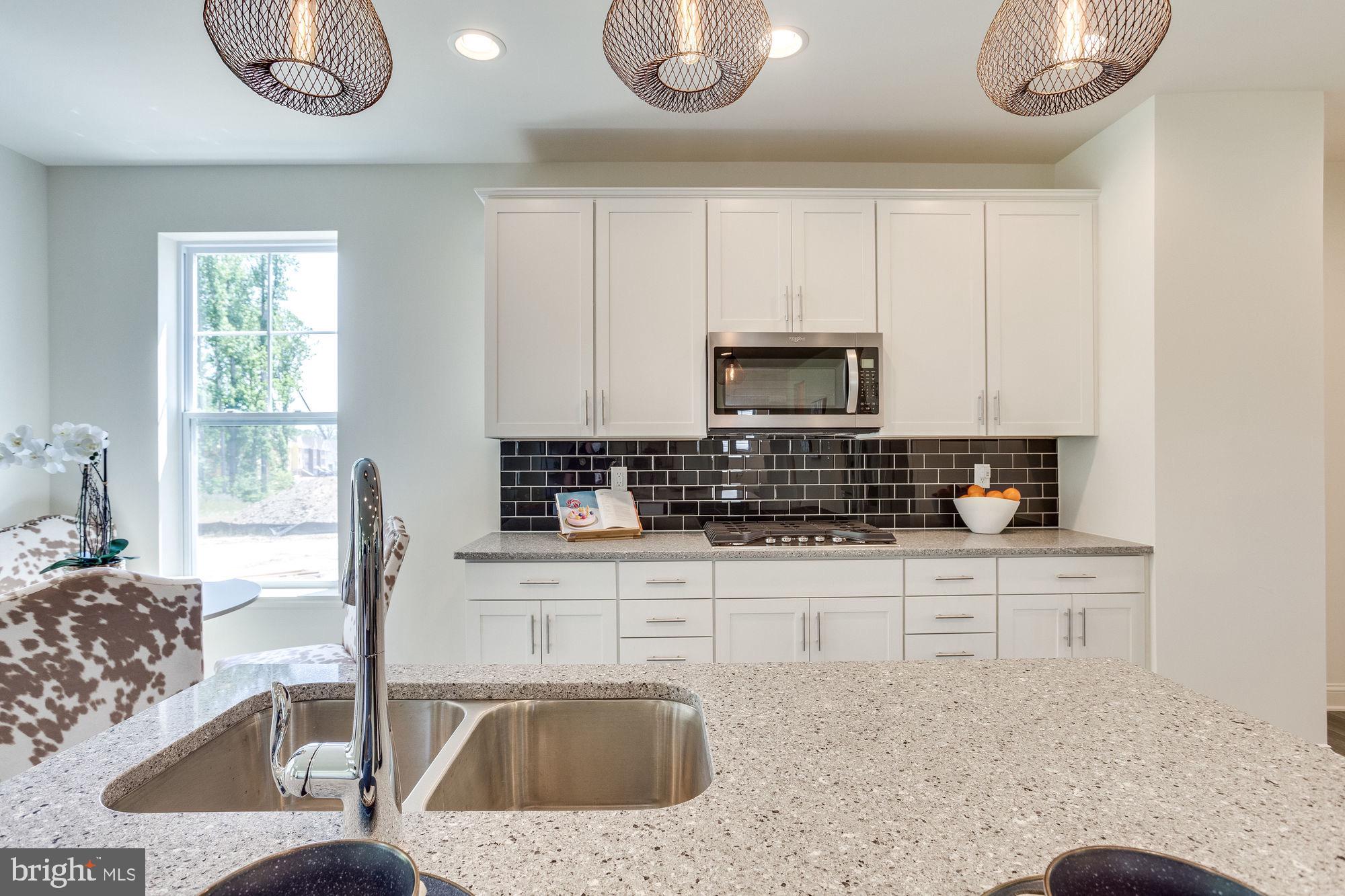 KINGSVIEW KNOLLS - Residential