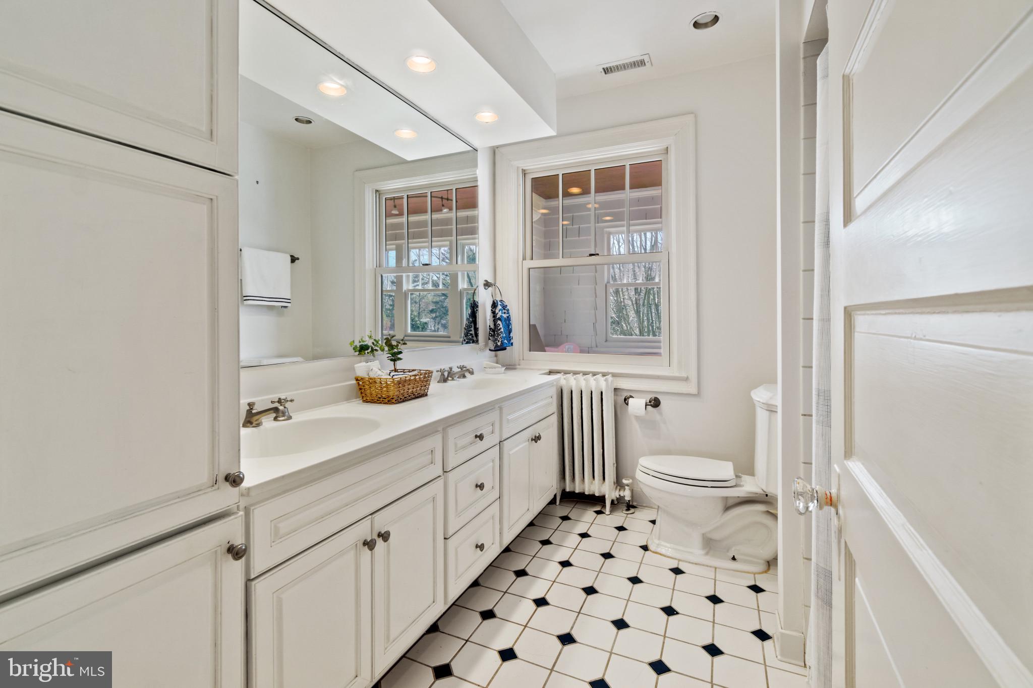 RUXTON - Residential