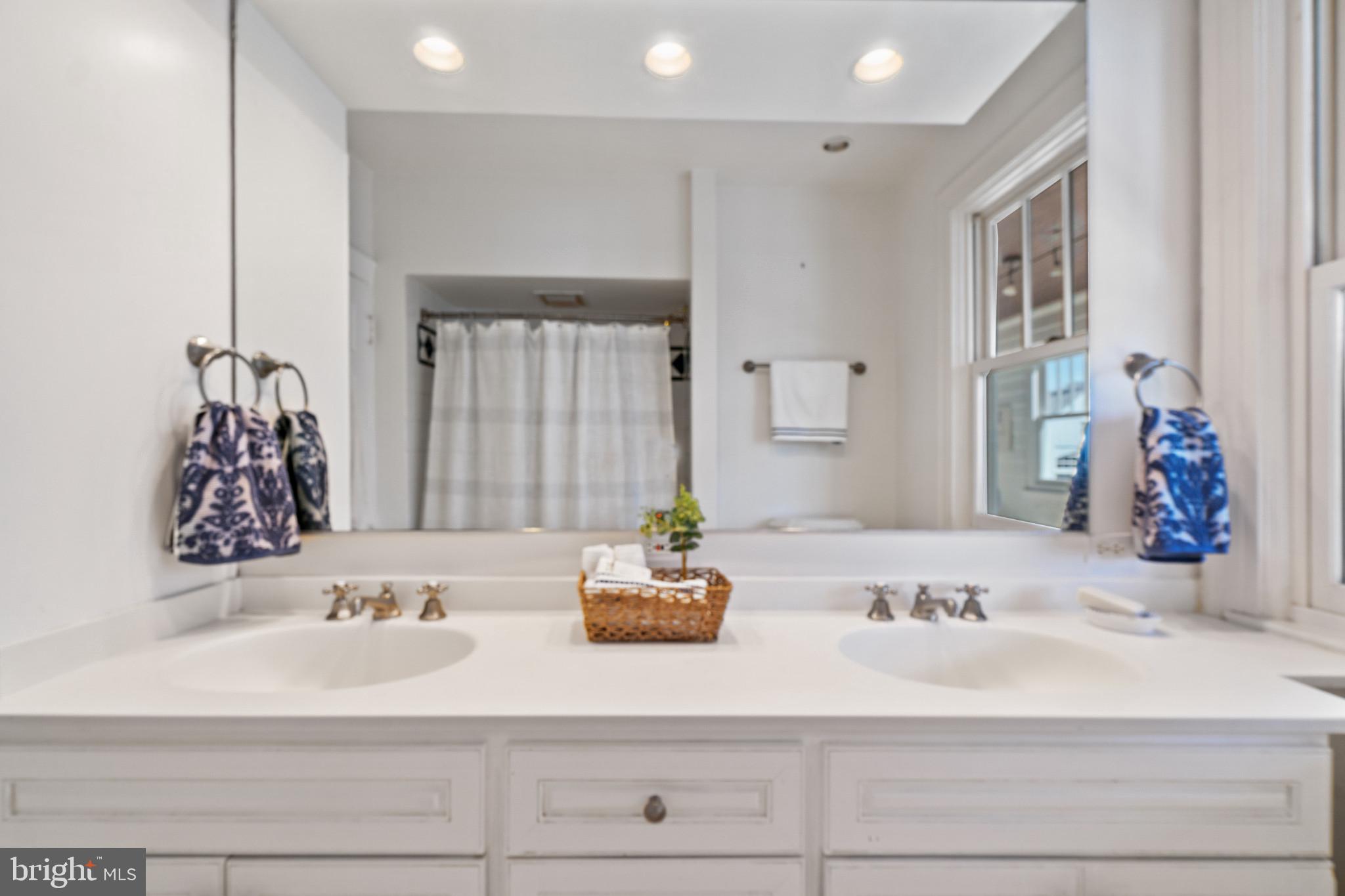 RUXTON - Residential