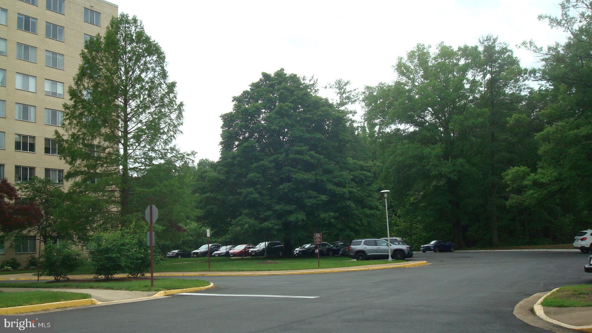 RIVER TOWERS - Residential