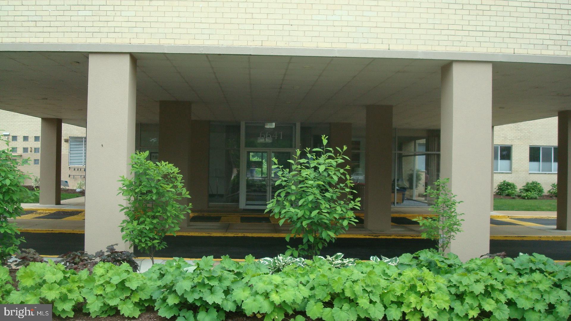 RIVER TOWERS - Residential