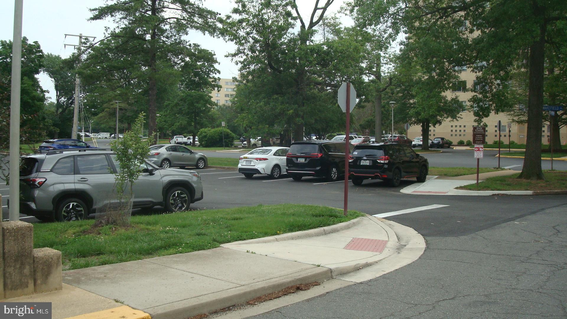 RIVER TOWERS - Residential