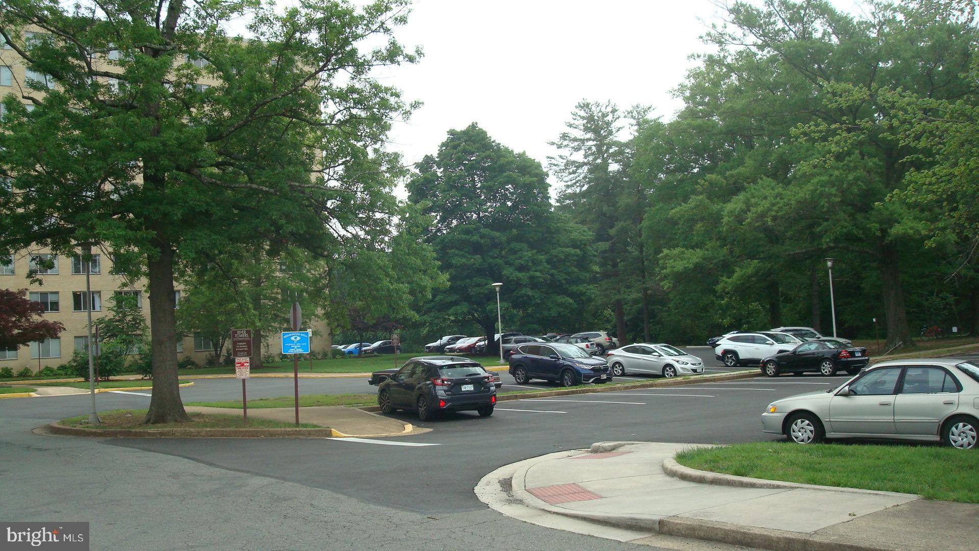 RIVER TOWERS - Residential