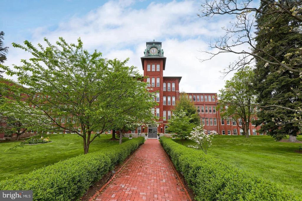 Photo of 917 Columbia Avenue #412, LANCASTER, PA 17603 (MLS # PALA2086272)