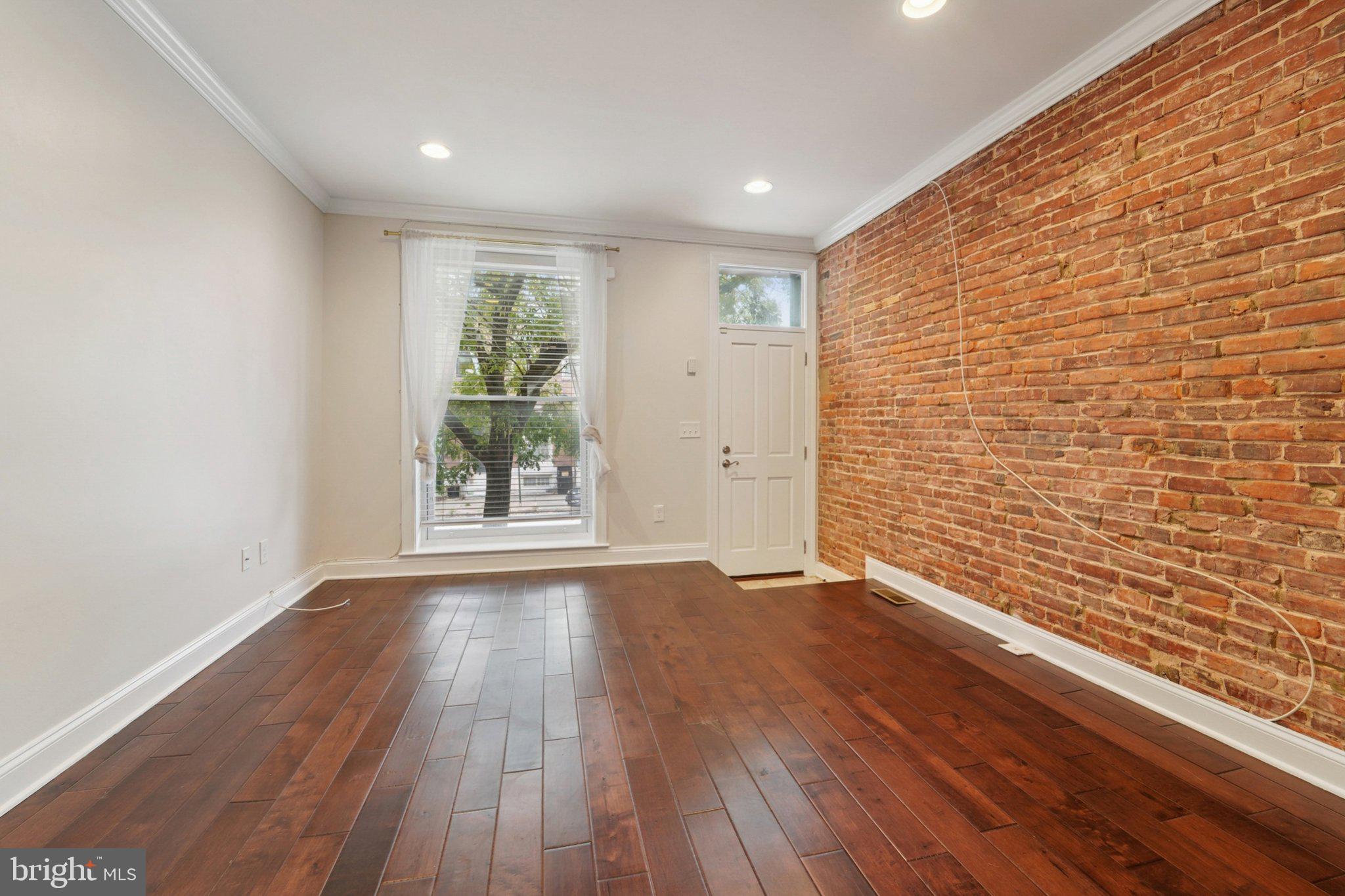 906 FAGLEY STREET