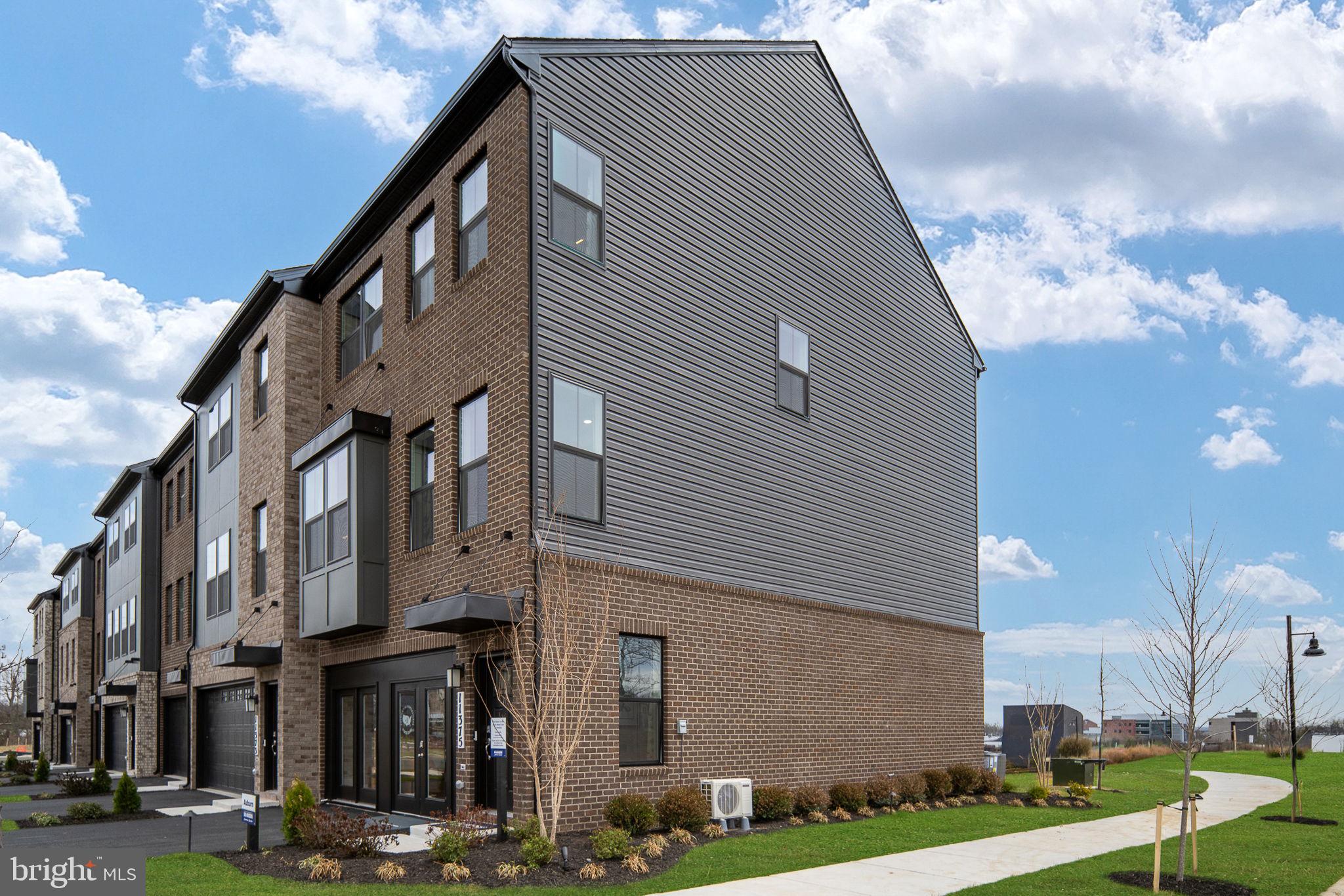 INNOVATION TOWN CENTER - Residential