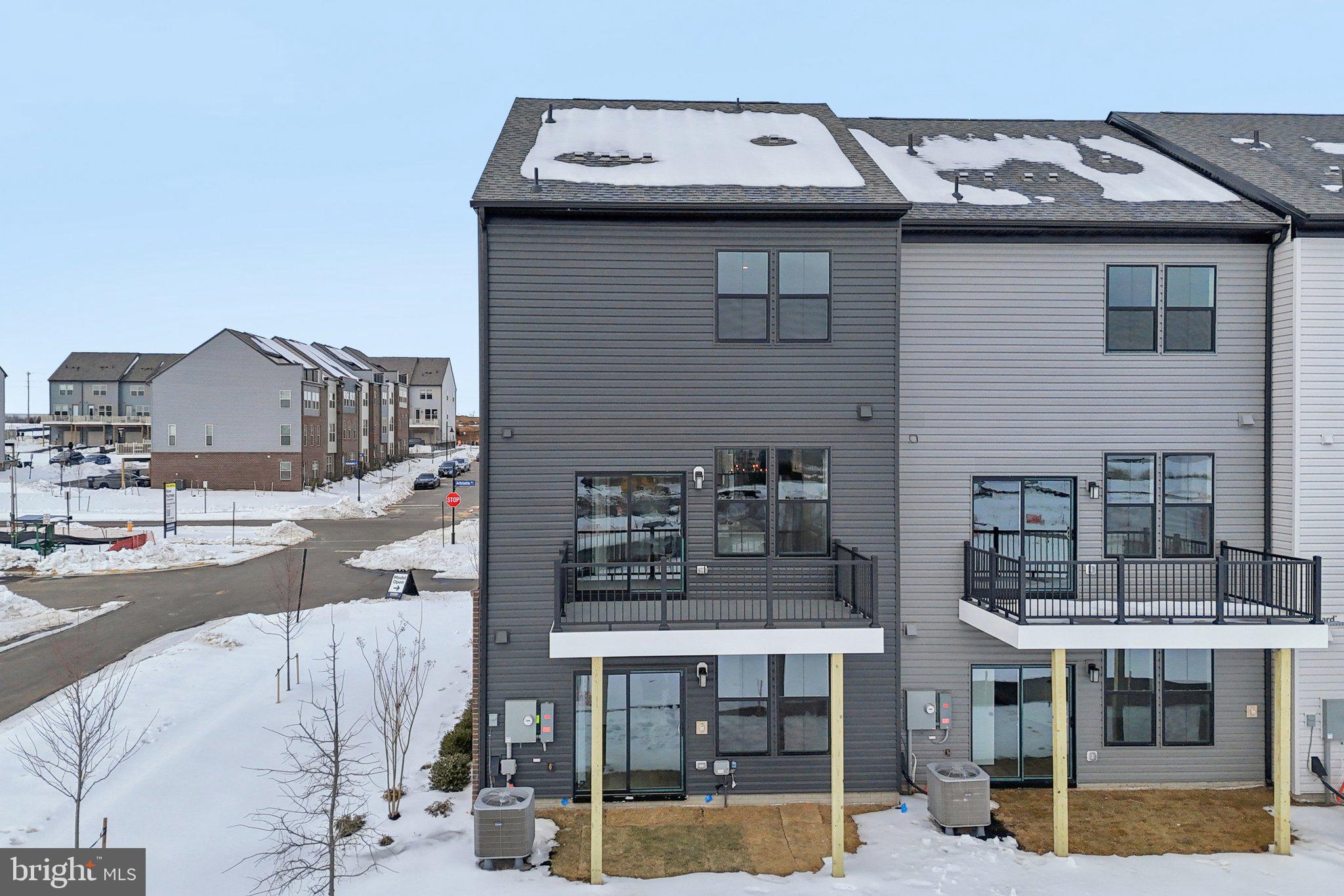 INNOVATION TOWN CENTER - Residential