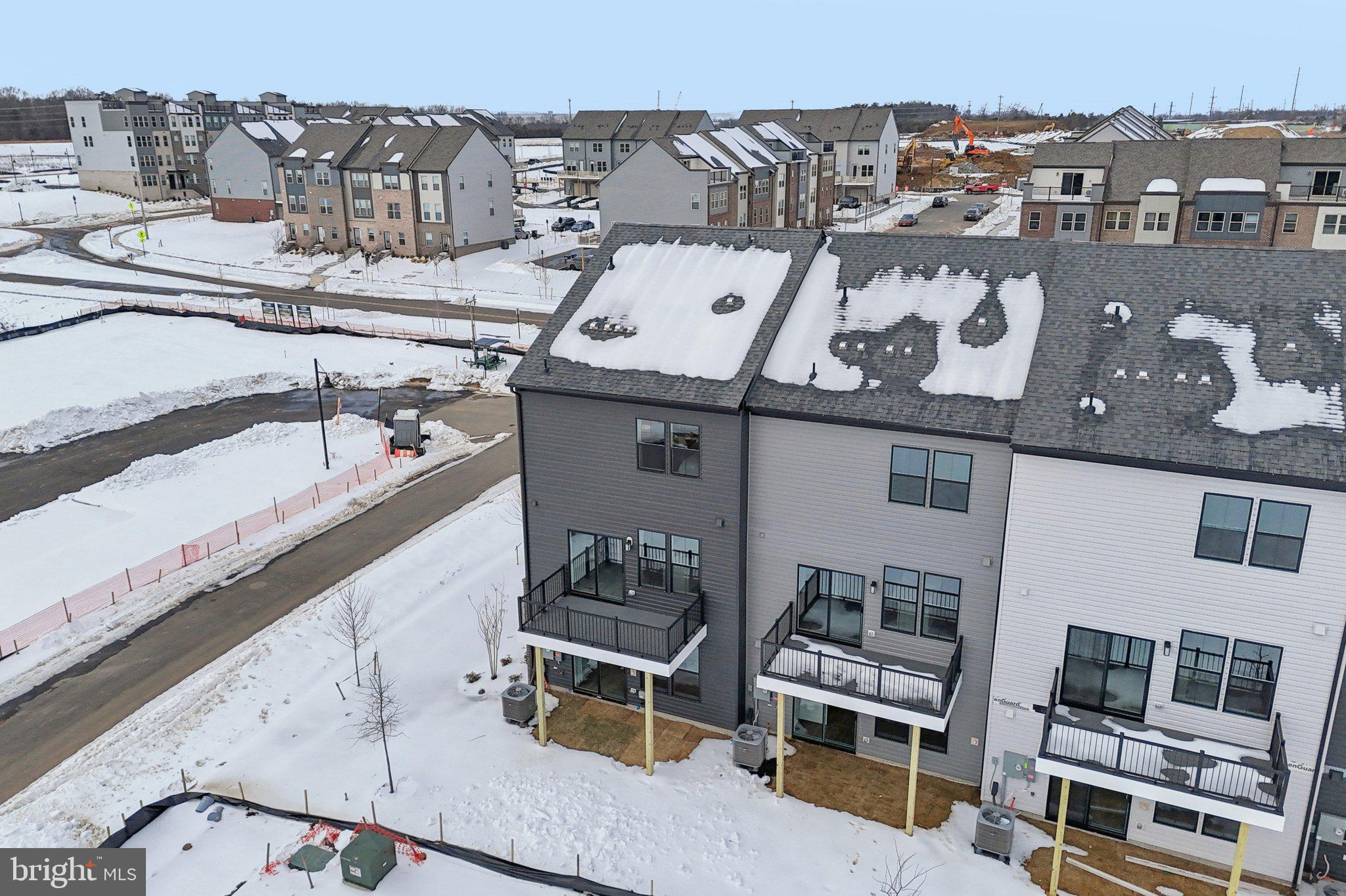 INNOVATION TOWN CENTER - Residential